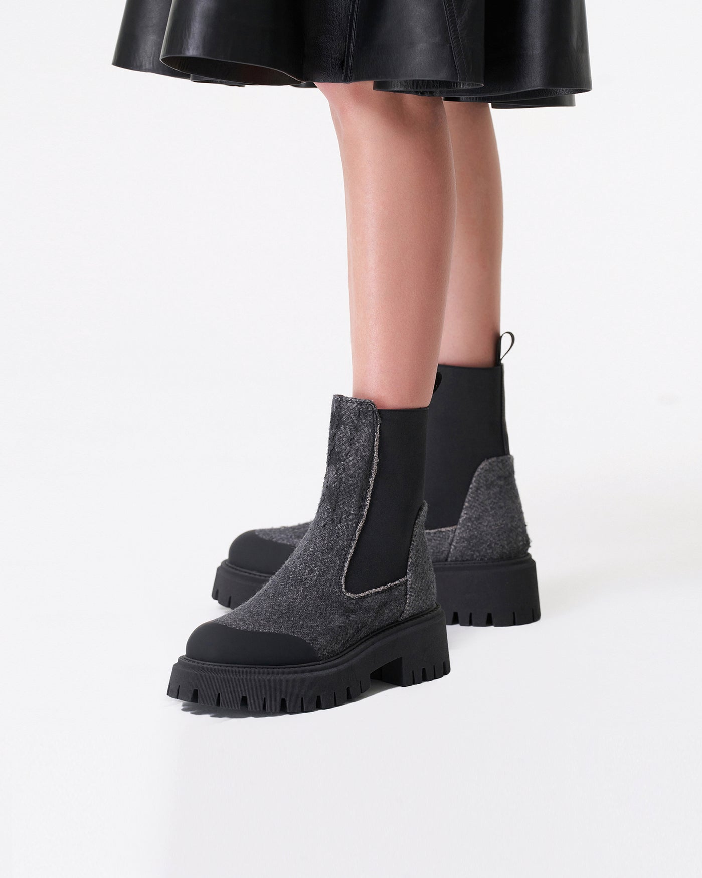 CHELSEA BLACK ANKLE BOOTS