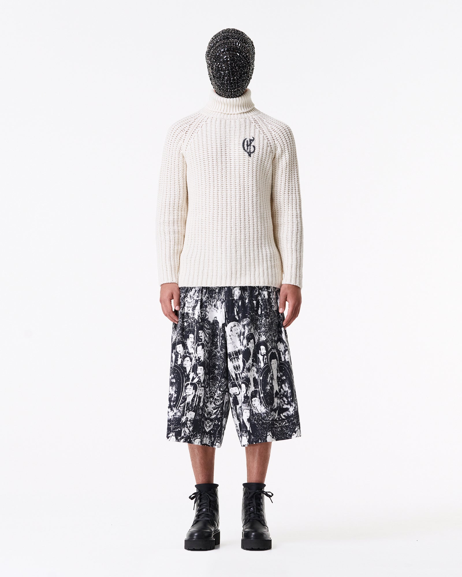 米色罗纹针织高领毛衣