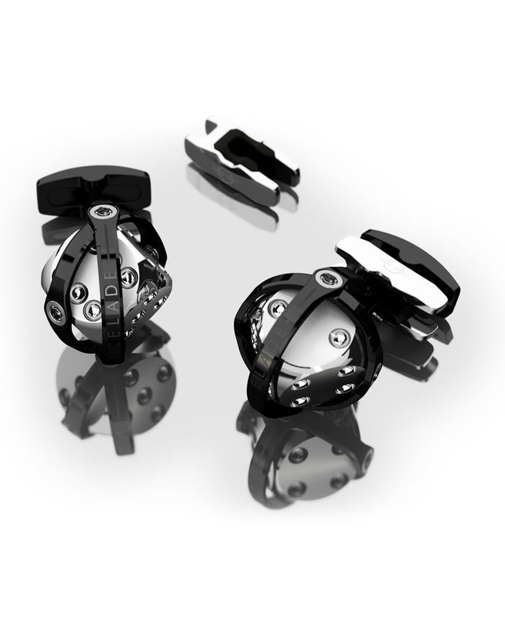 黑色钢制骰子袖扣