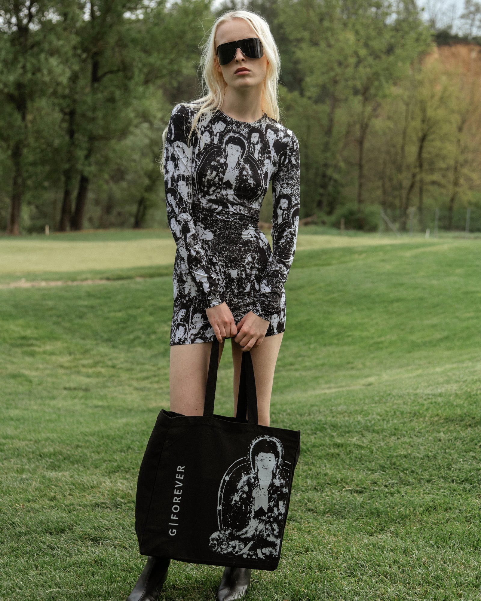 Force Tote