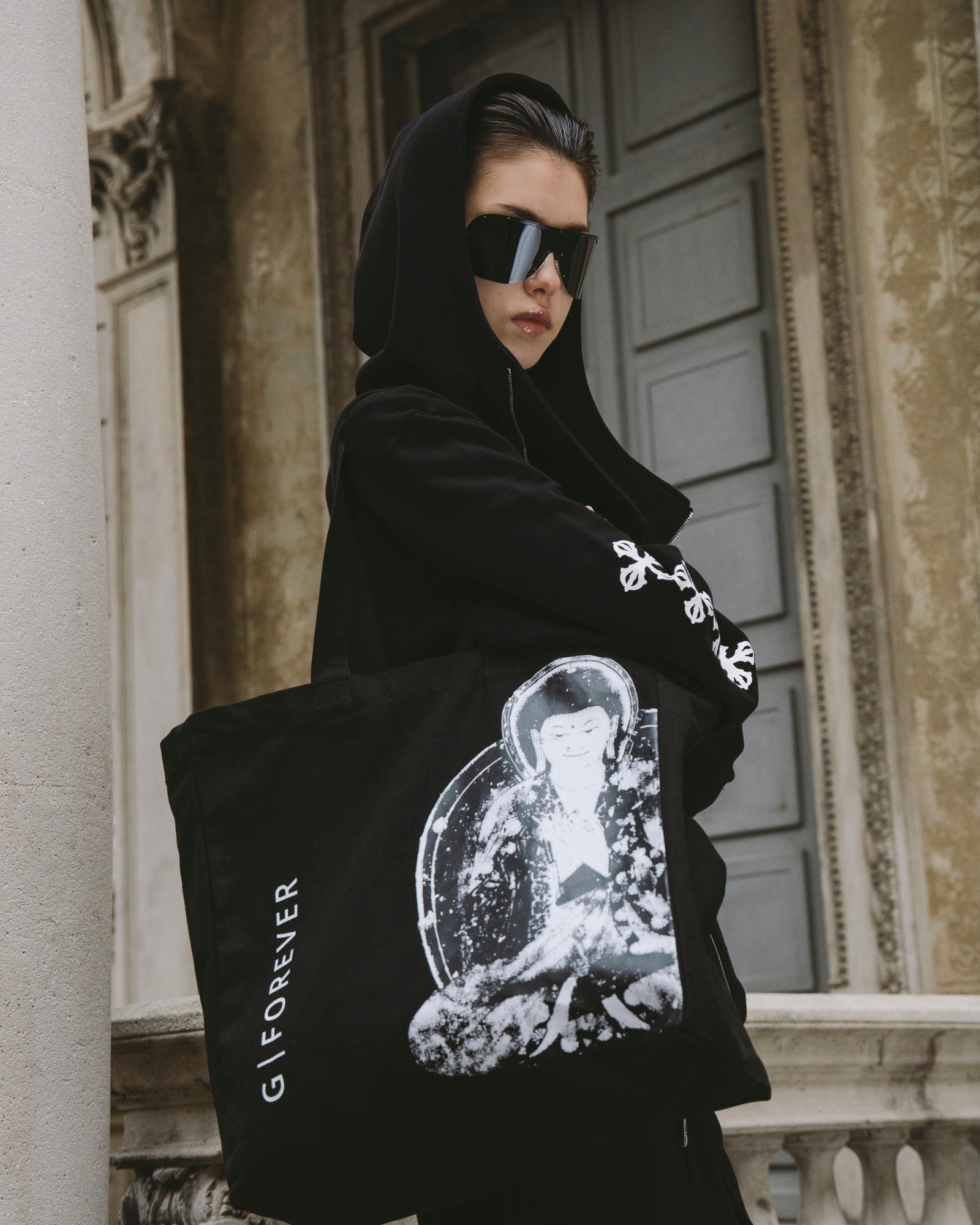 Force Tote