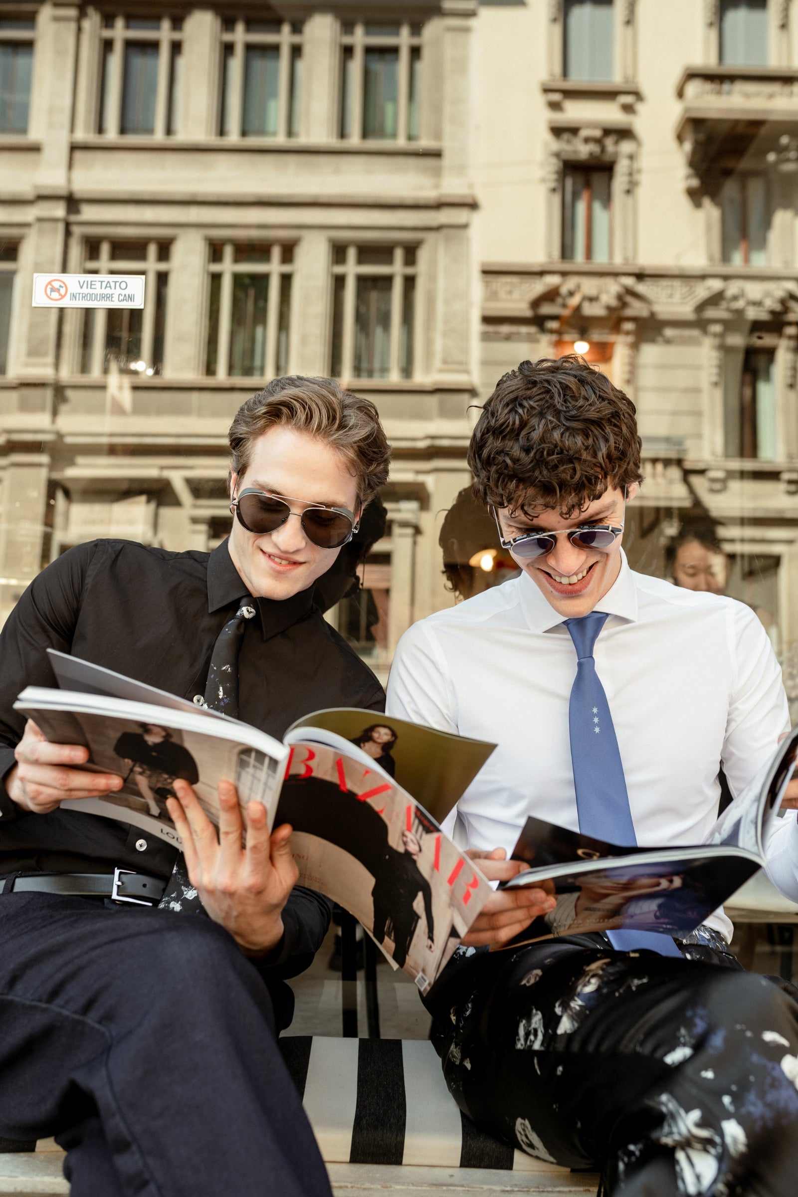 白色弹力法式领衬衫 