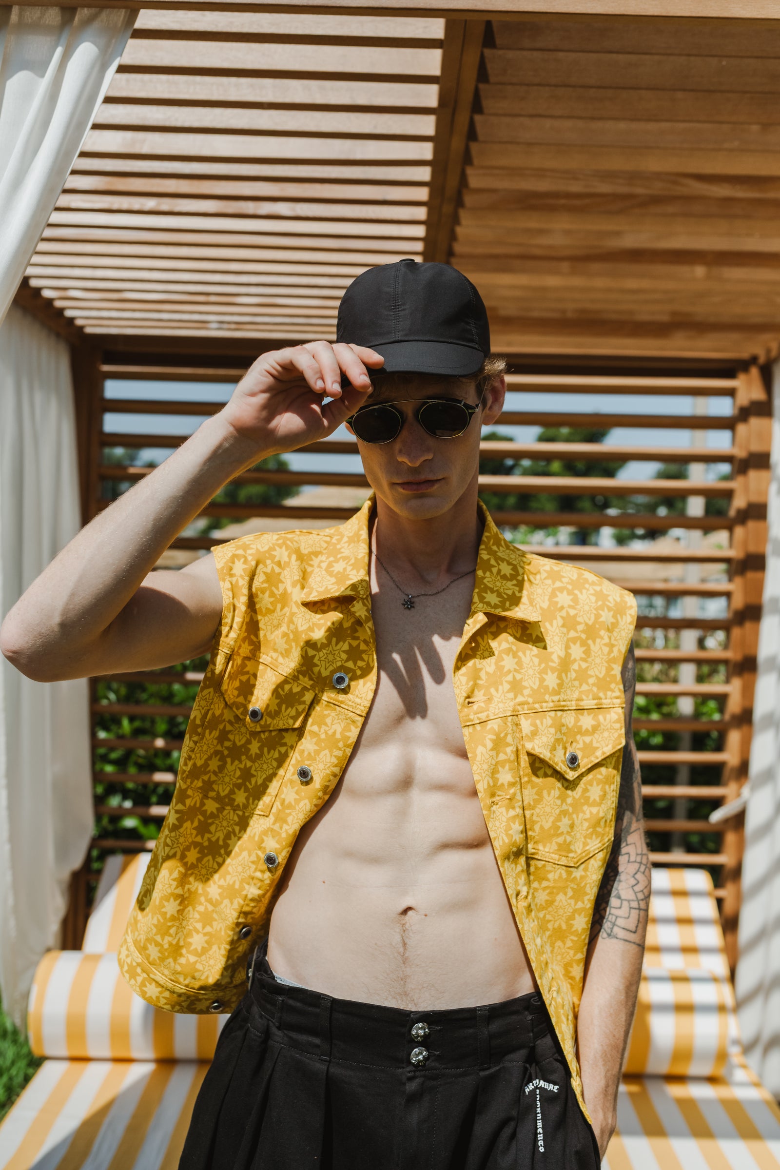 档案黄色牛仔无袖夹克