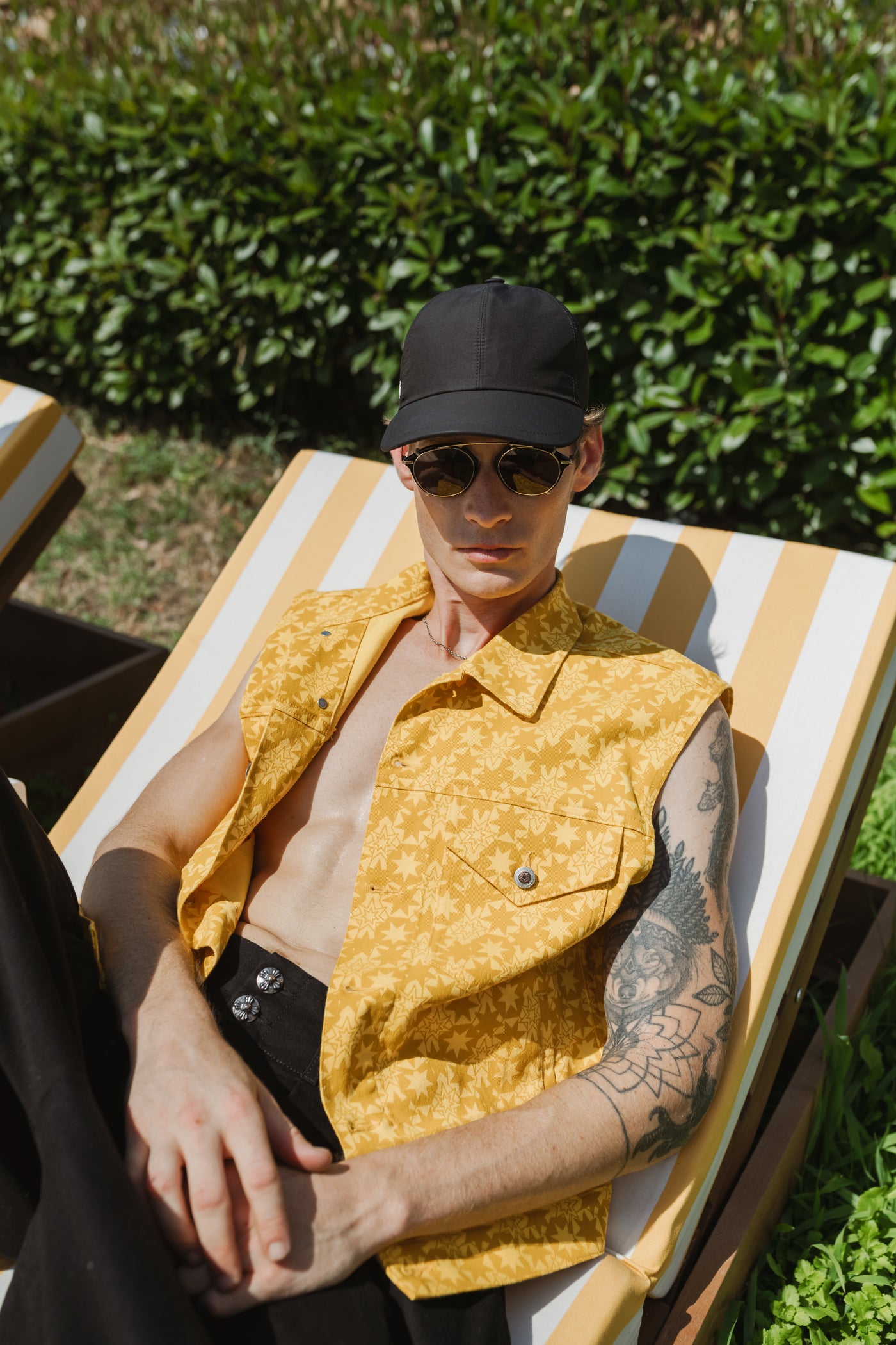 ARCHIVE YELLOW DENIM SLEEVELESS JACKET