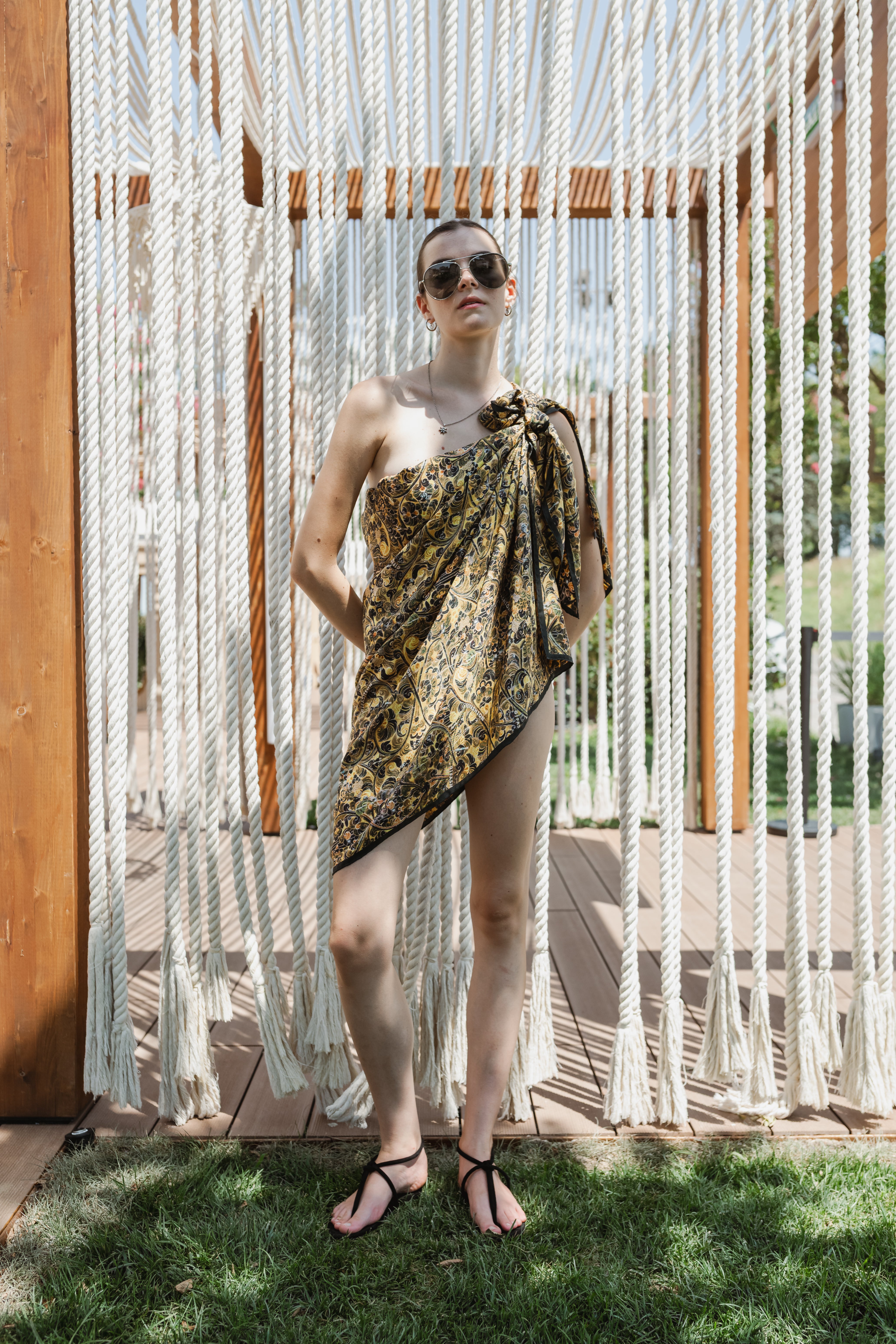 佛系黄色长方形围巾 