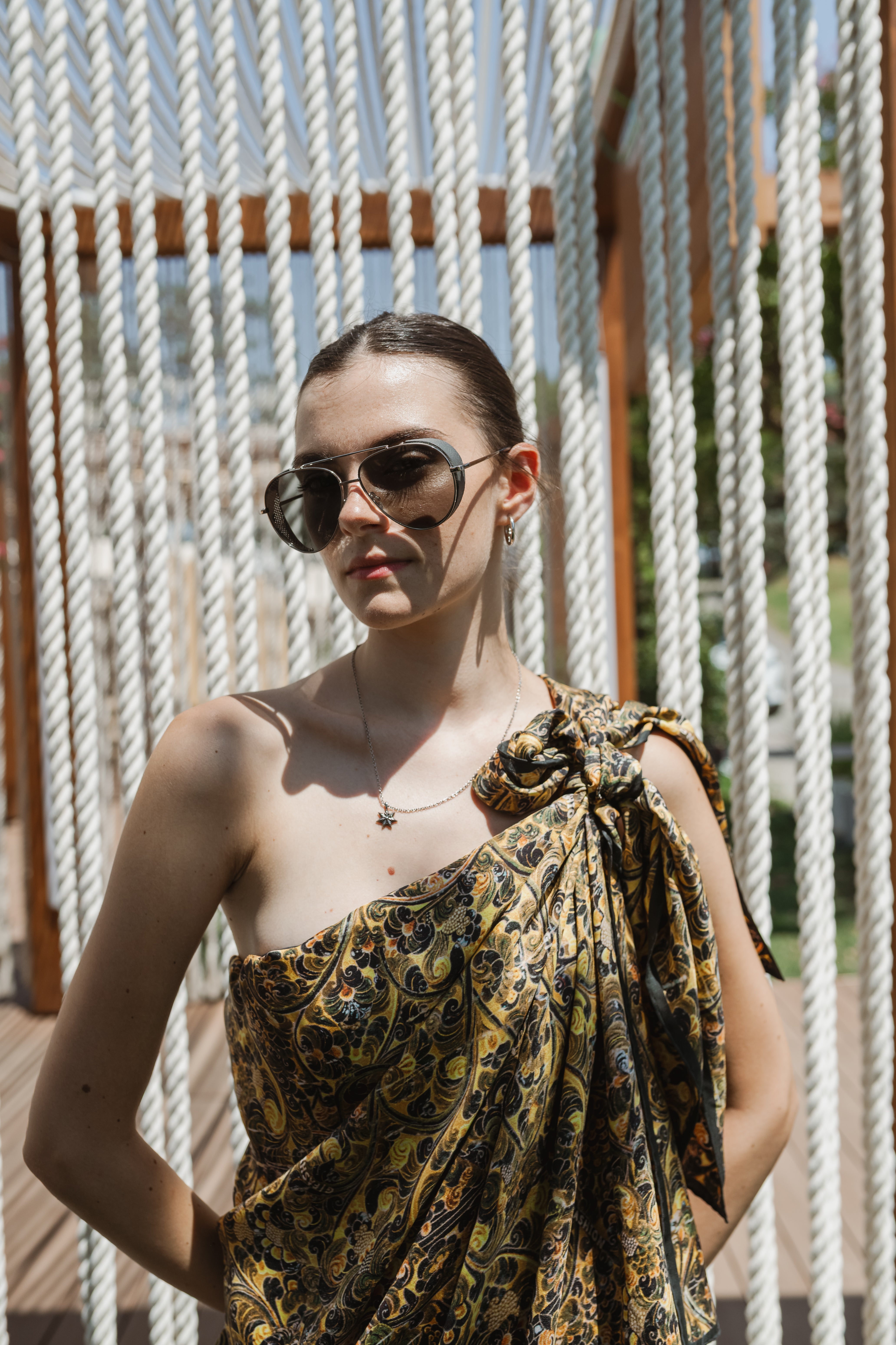 佛系黄色长方形围巾 