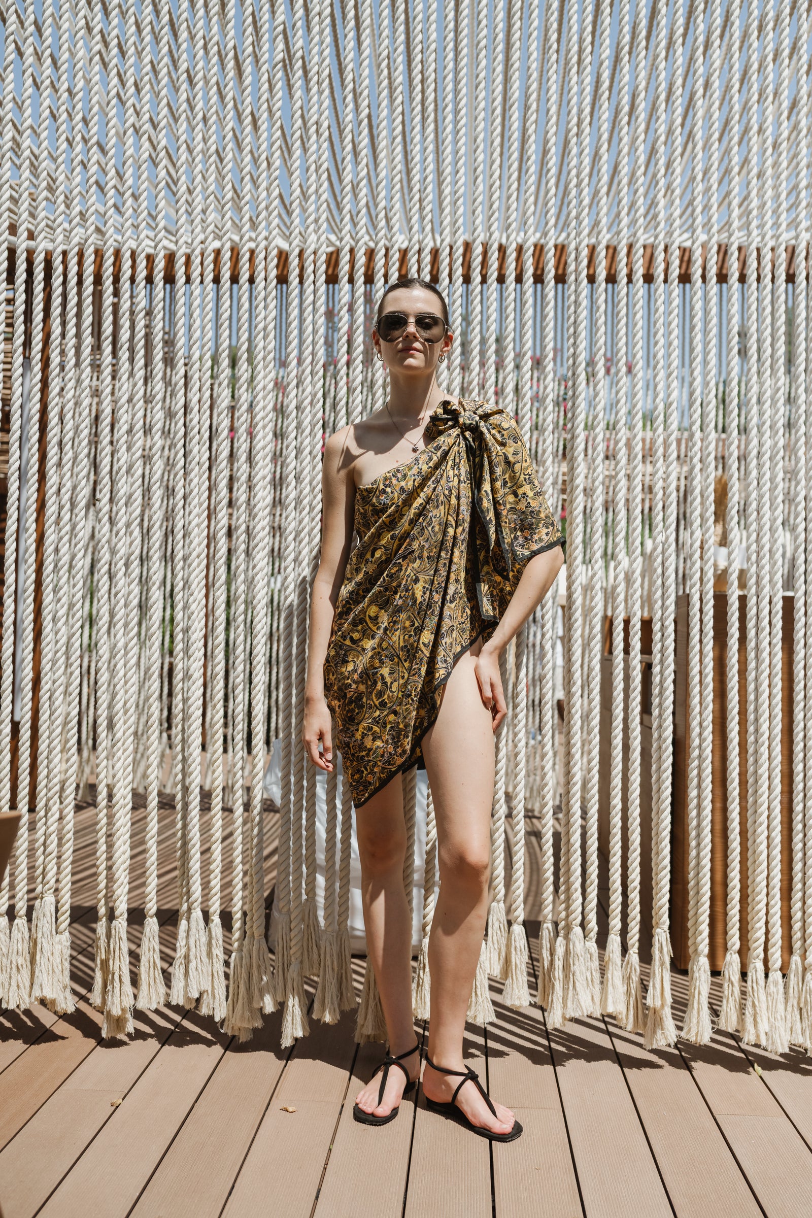 佛系黄色长方形围巾 