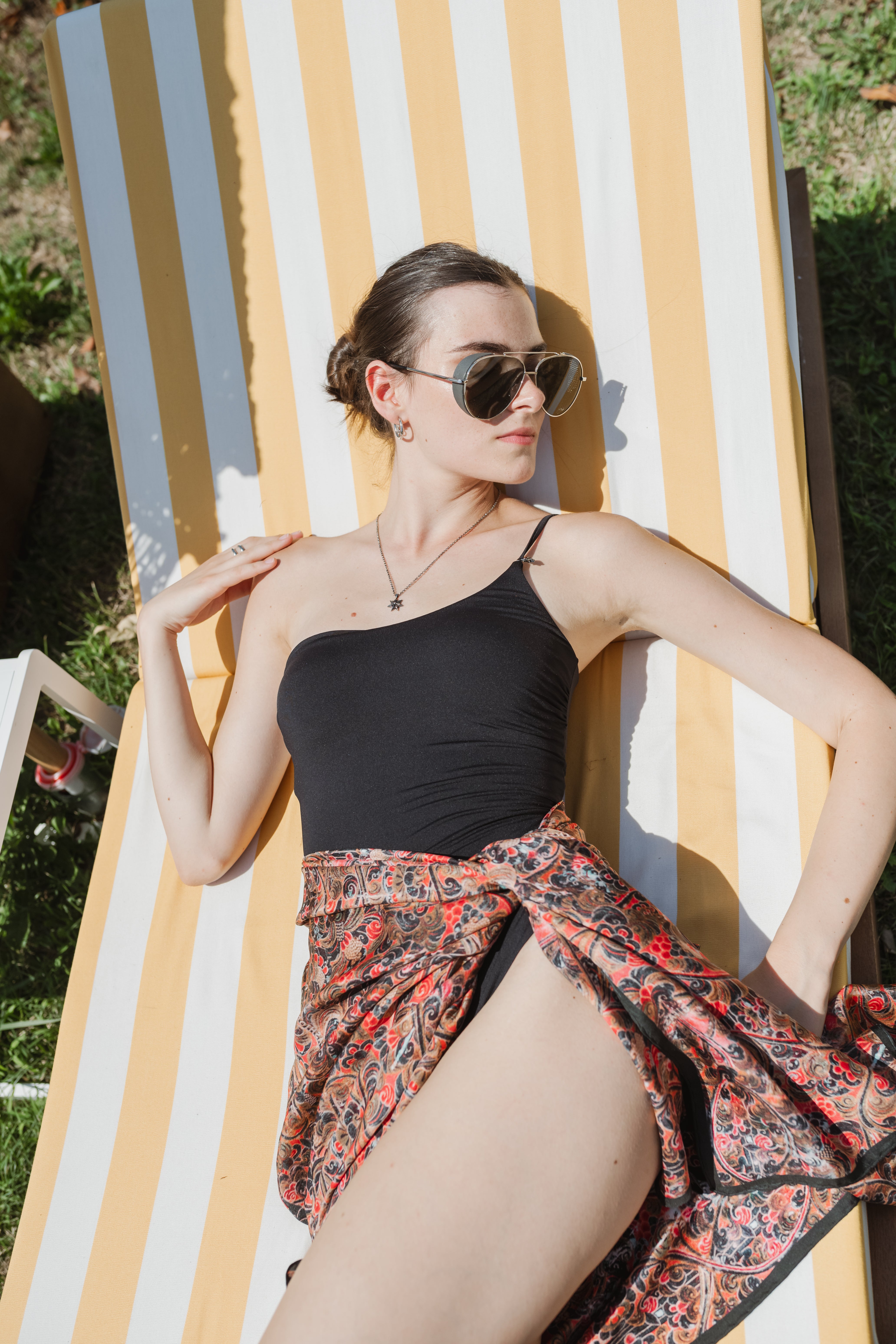 佛系红色长方形围巾 