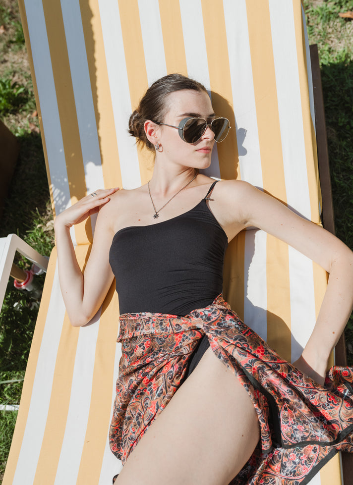 佛系红色长方形围巾 