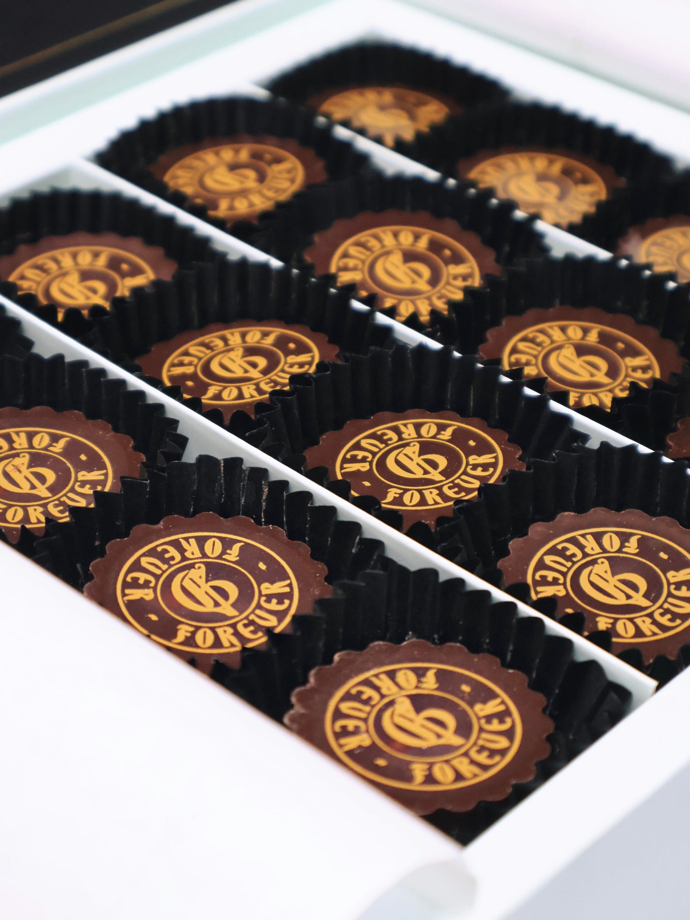 Assorted Pralines 16 pcs