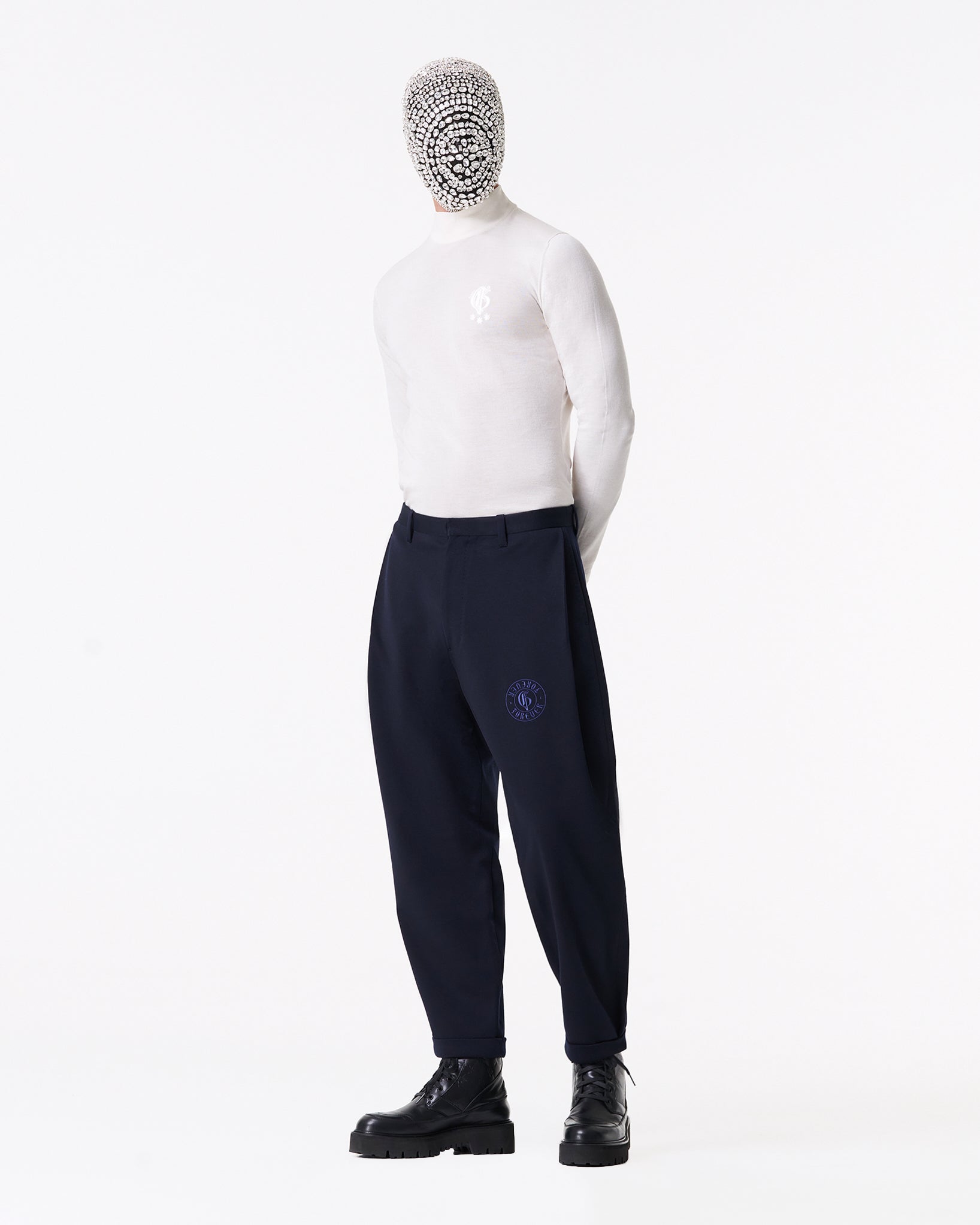 白色羊绒丝绸混纺毛衣 