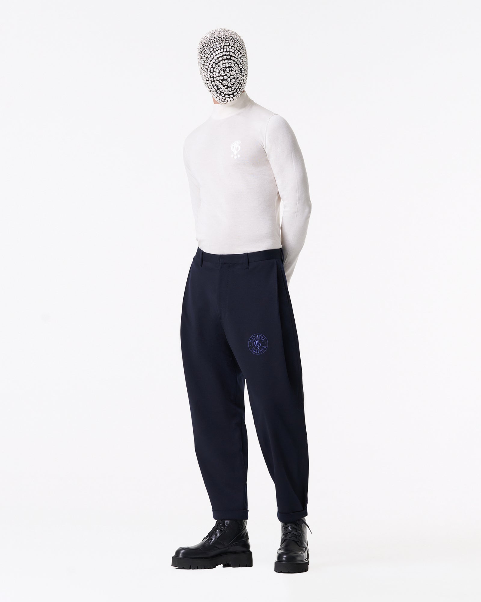 白色羊绒丝绸混纺毛衣 