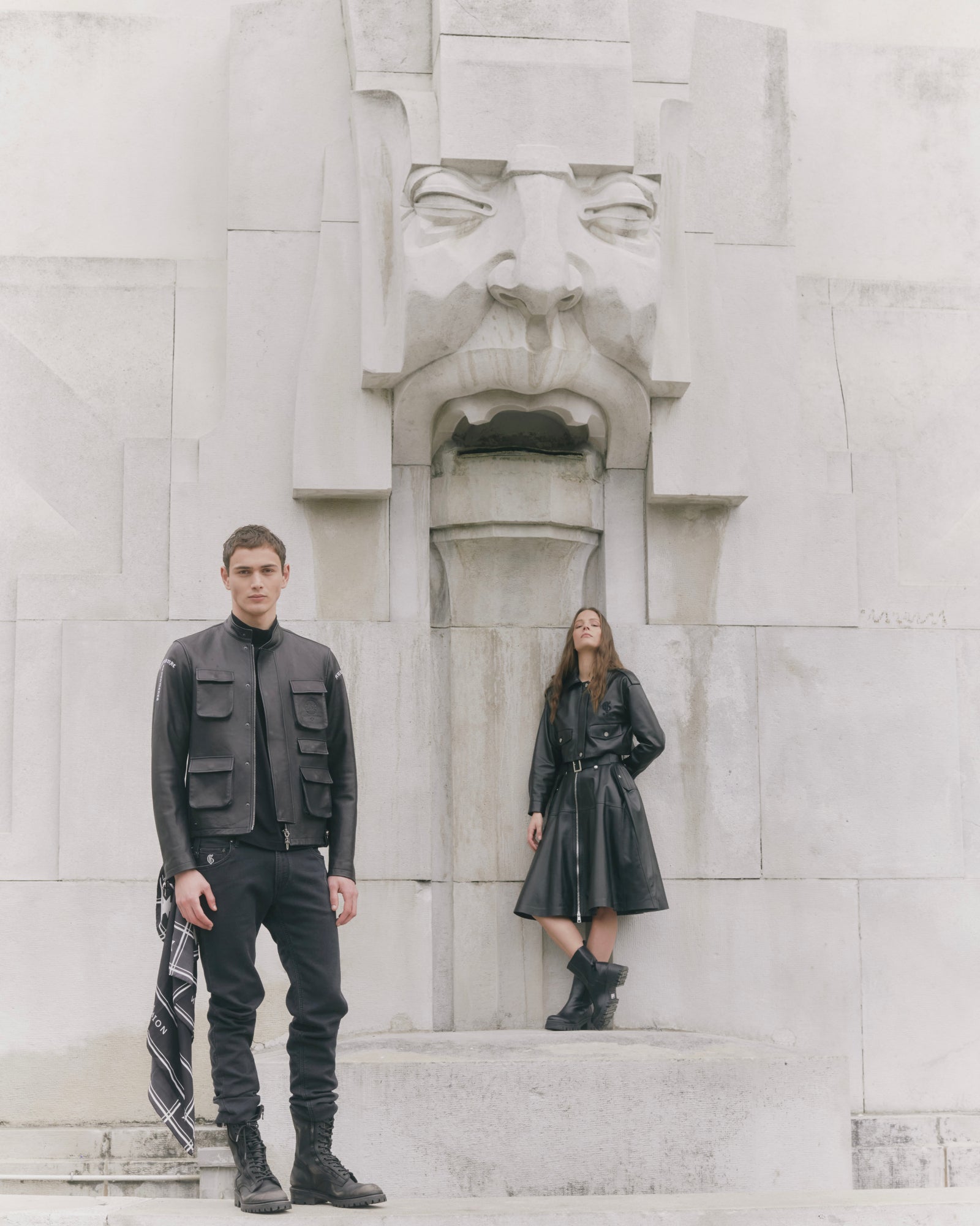 BLACK SLIM FIT DENIM