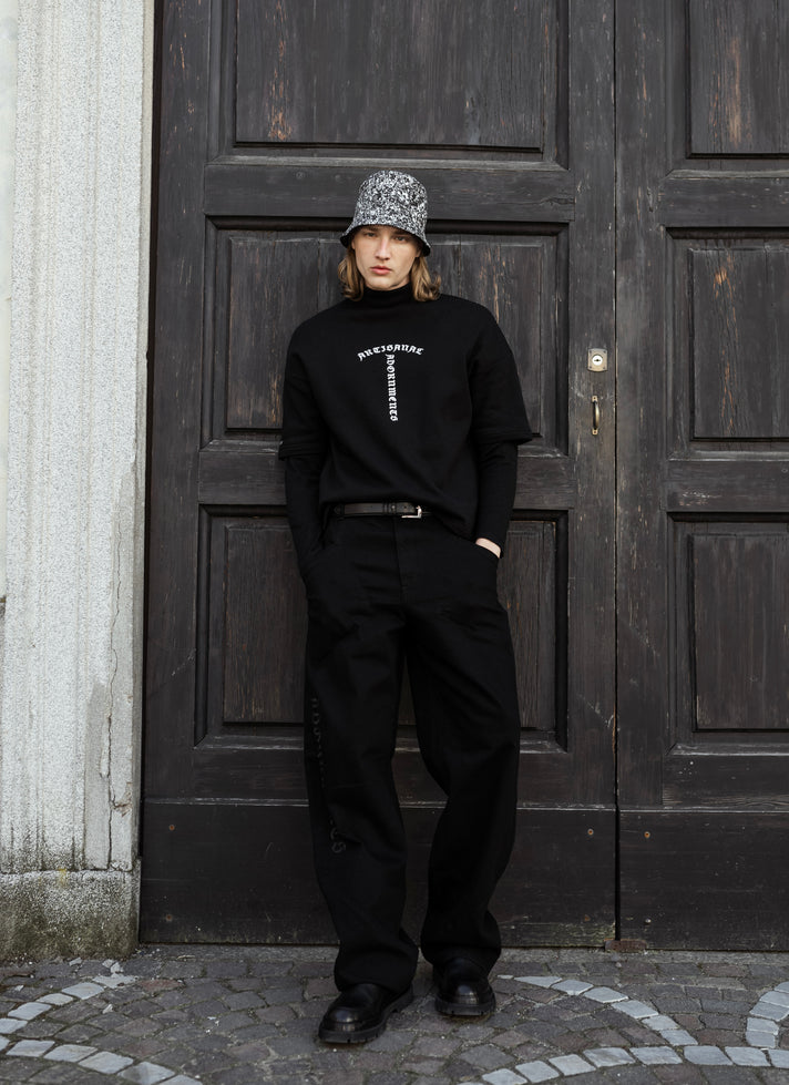 CLASSIC RELAXED FIT DENIM PANTS