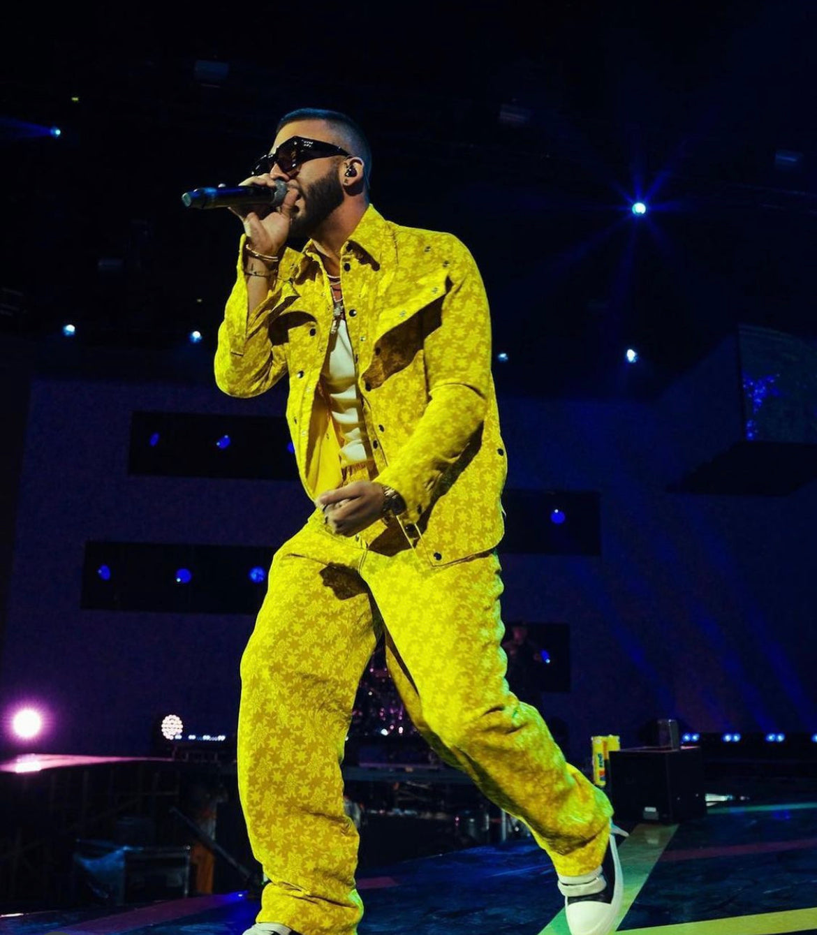 档案黄色牛仔大裤子