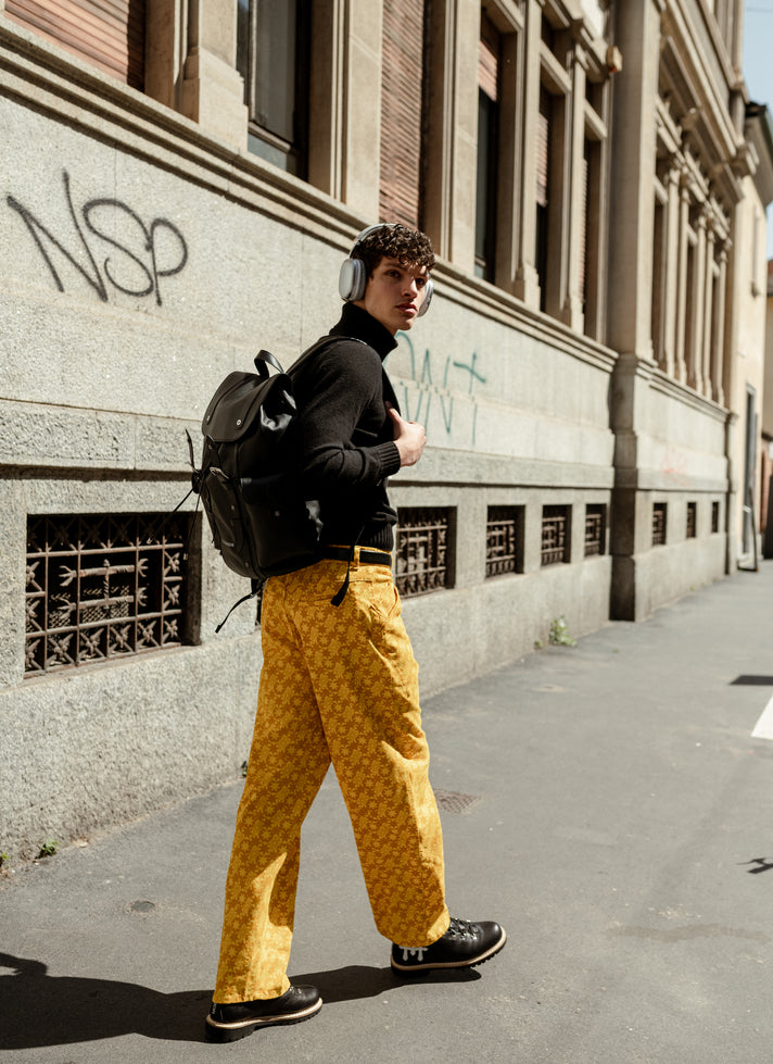 档案黄色牛仔大裤子