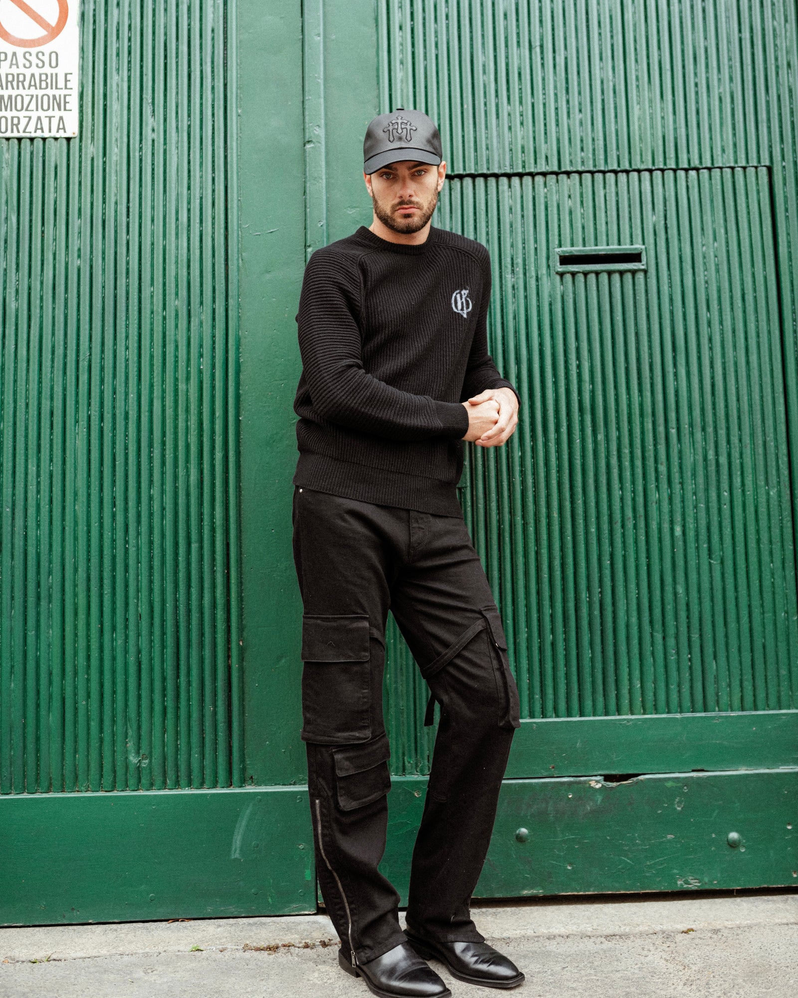 黑色工装牛仔裤