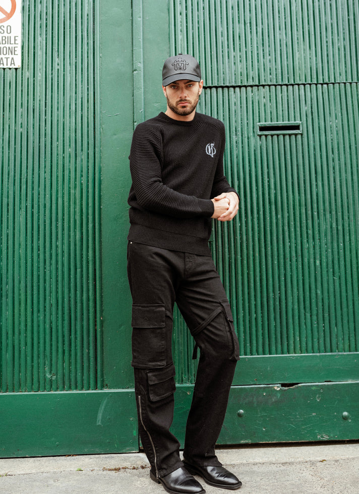 BLACK SLIM CARGO JEANS