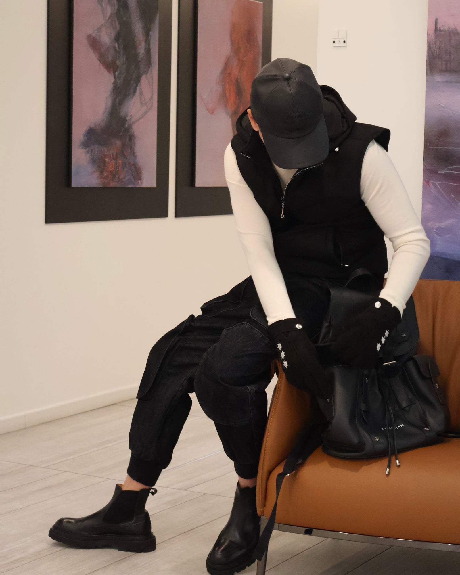 黑色羊毛皮手套