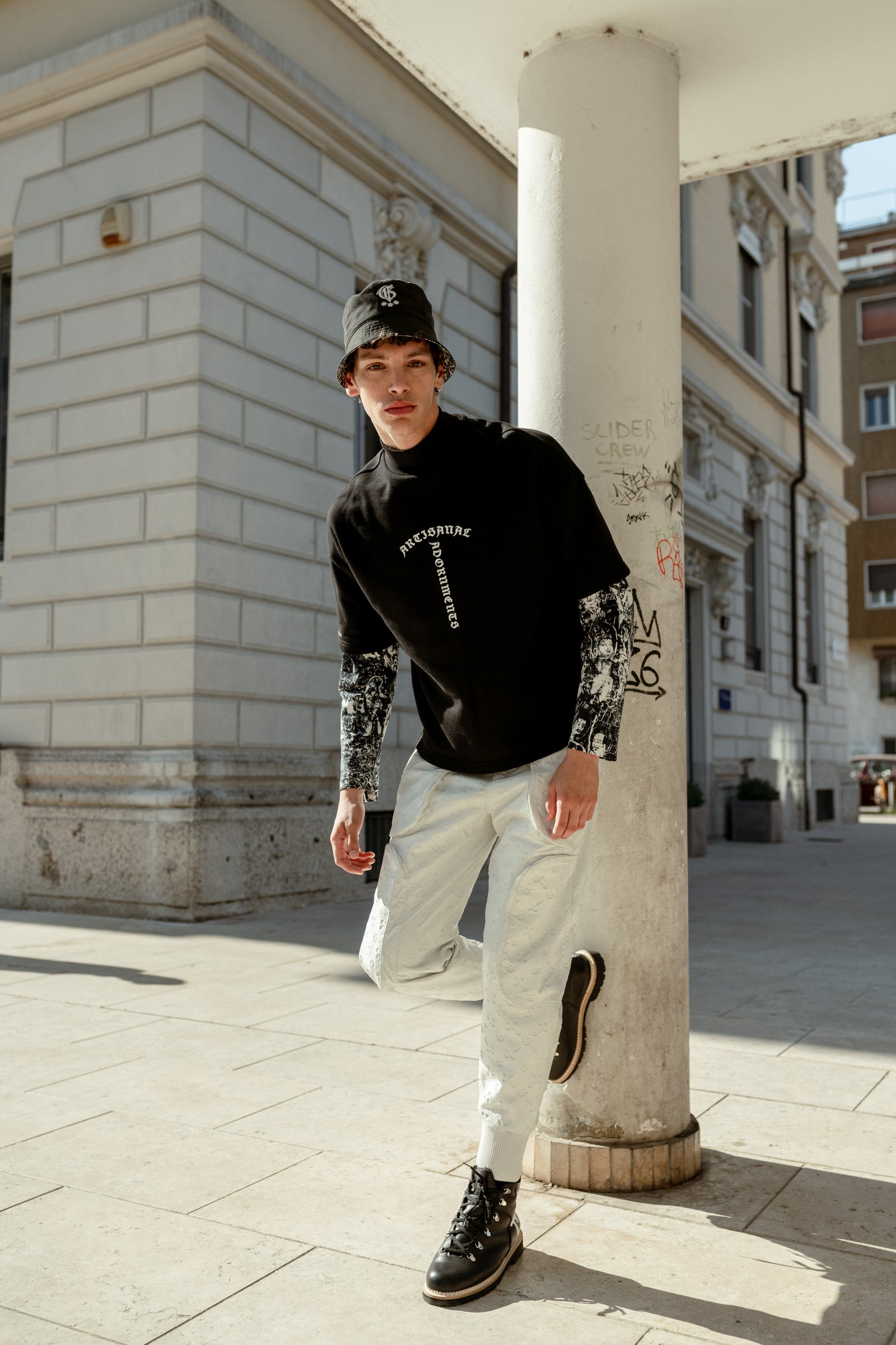 白色羔羊皮工装裤