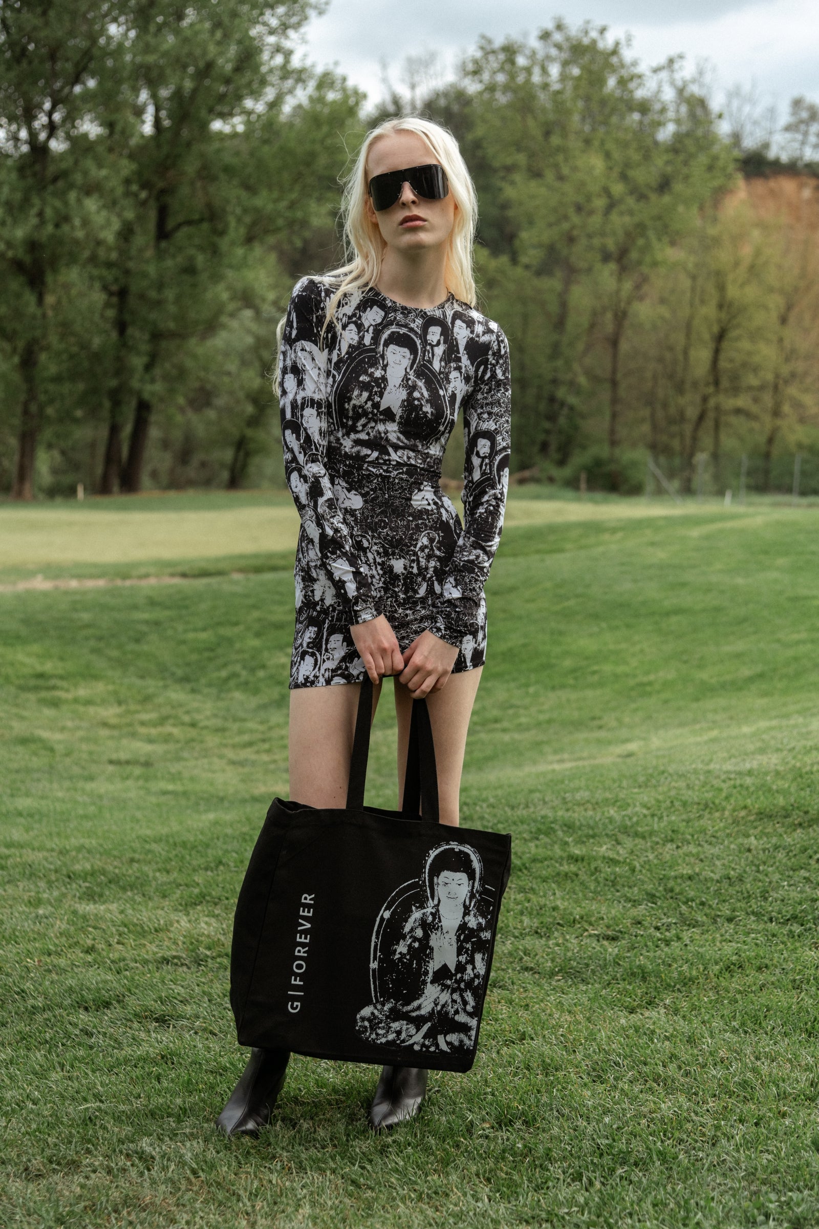 Force Tote
