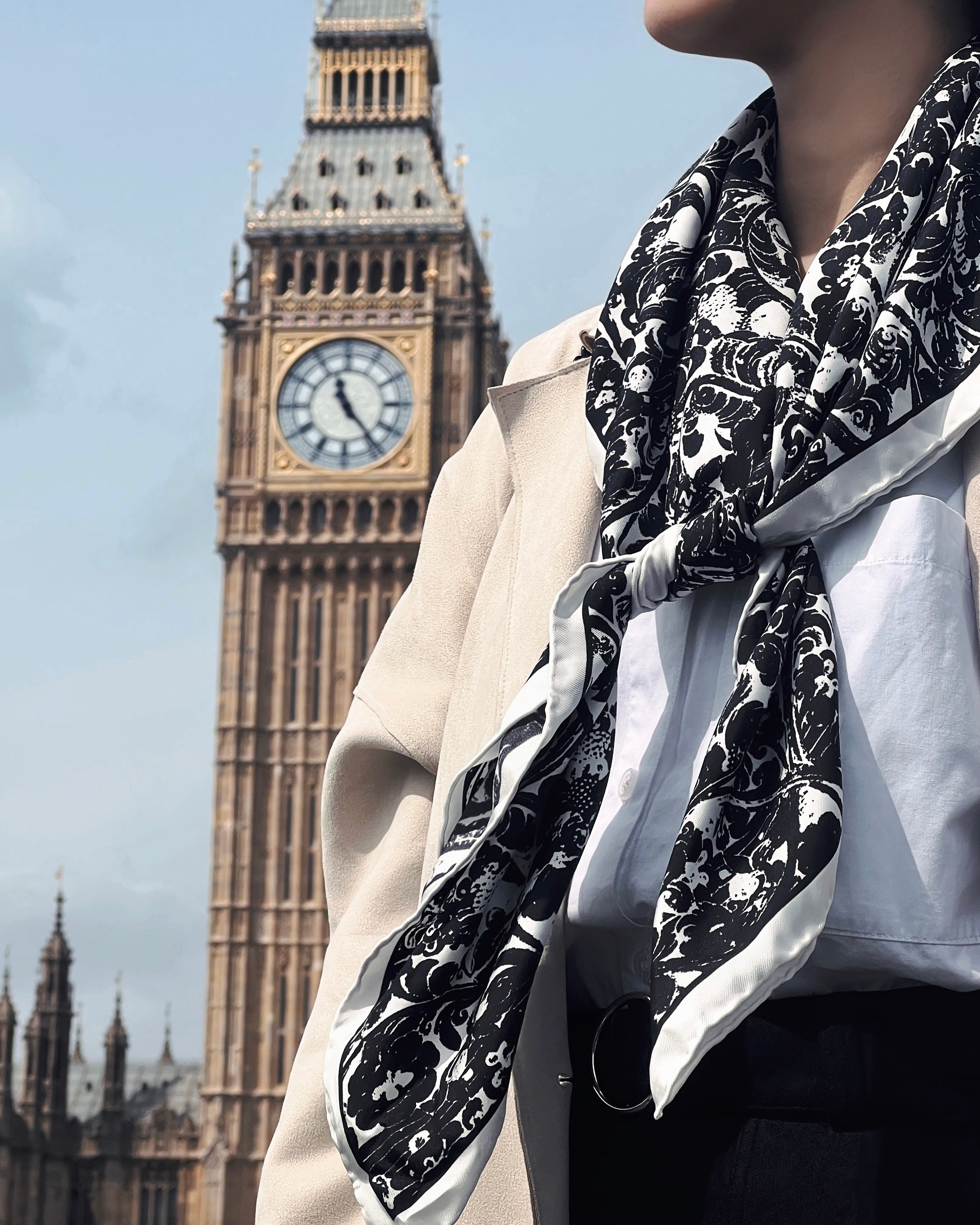 黑白螺旋佛系丝巾    