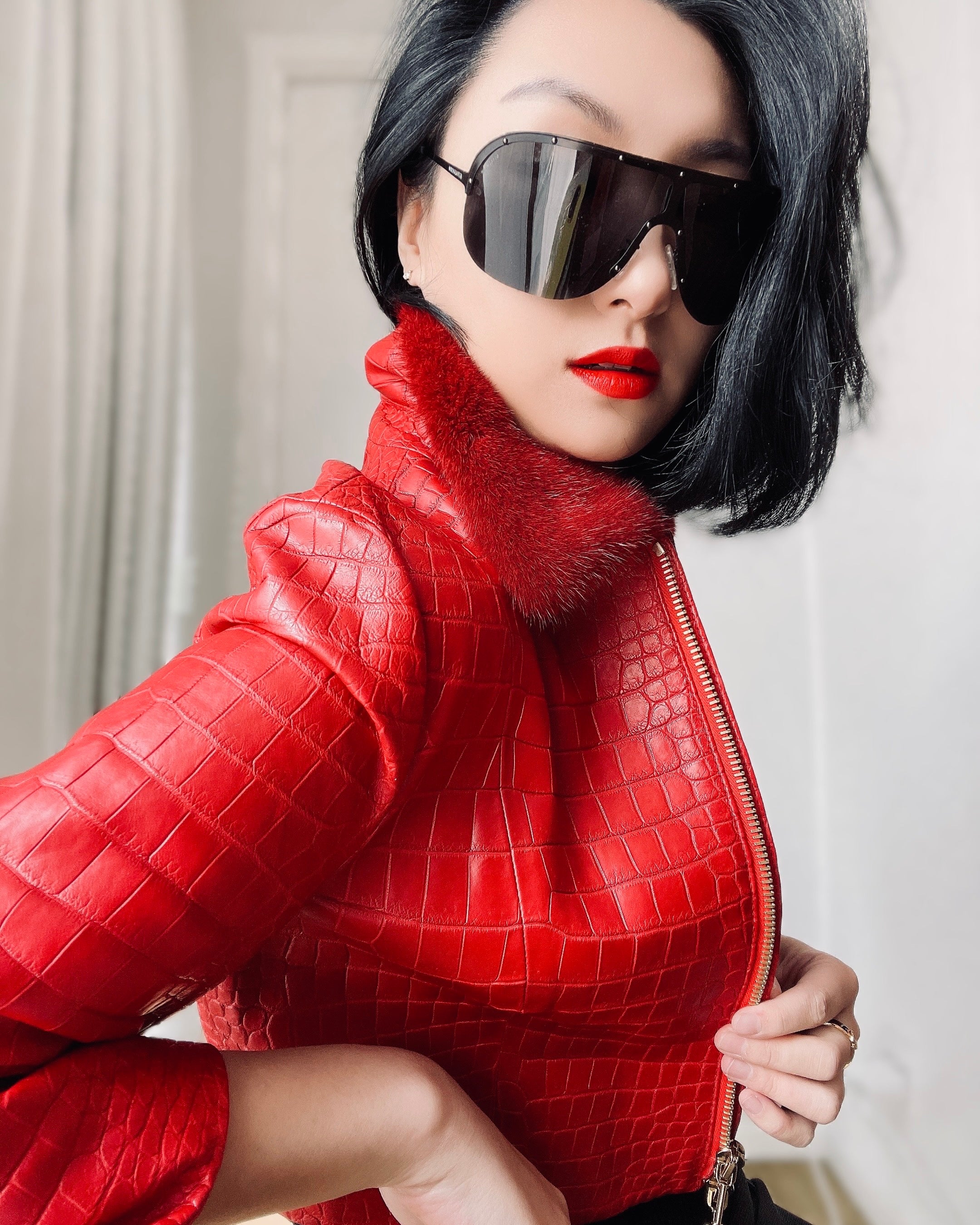 红色鳄鱼皮夹克
