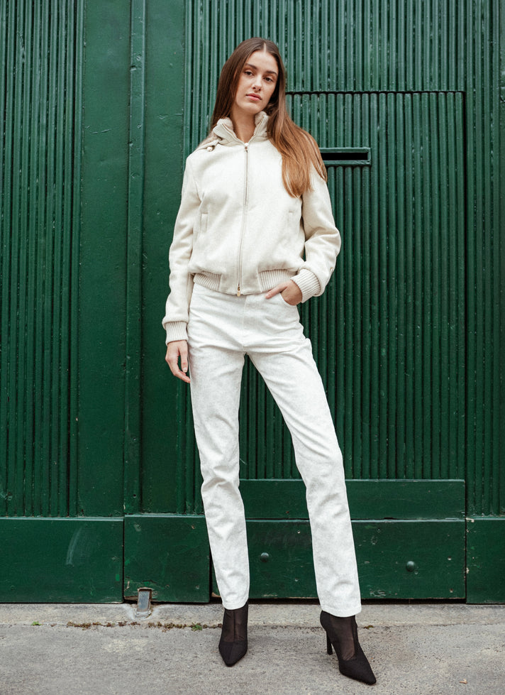 白色修身牛仔裤