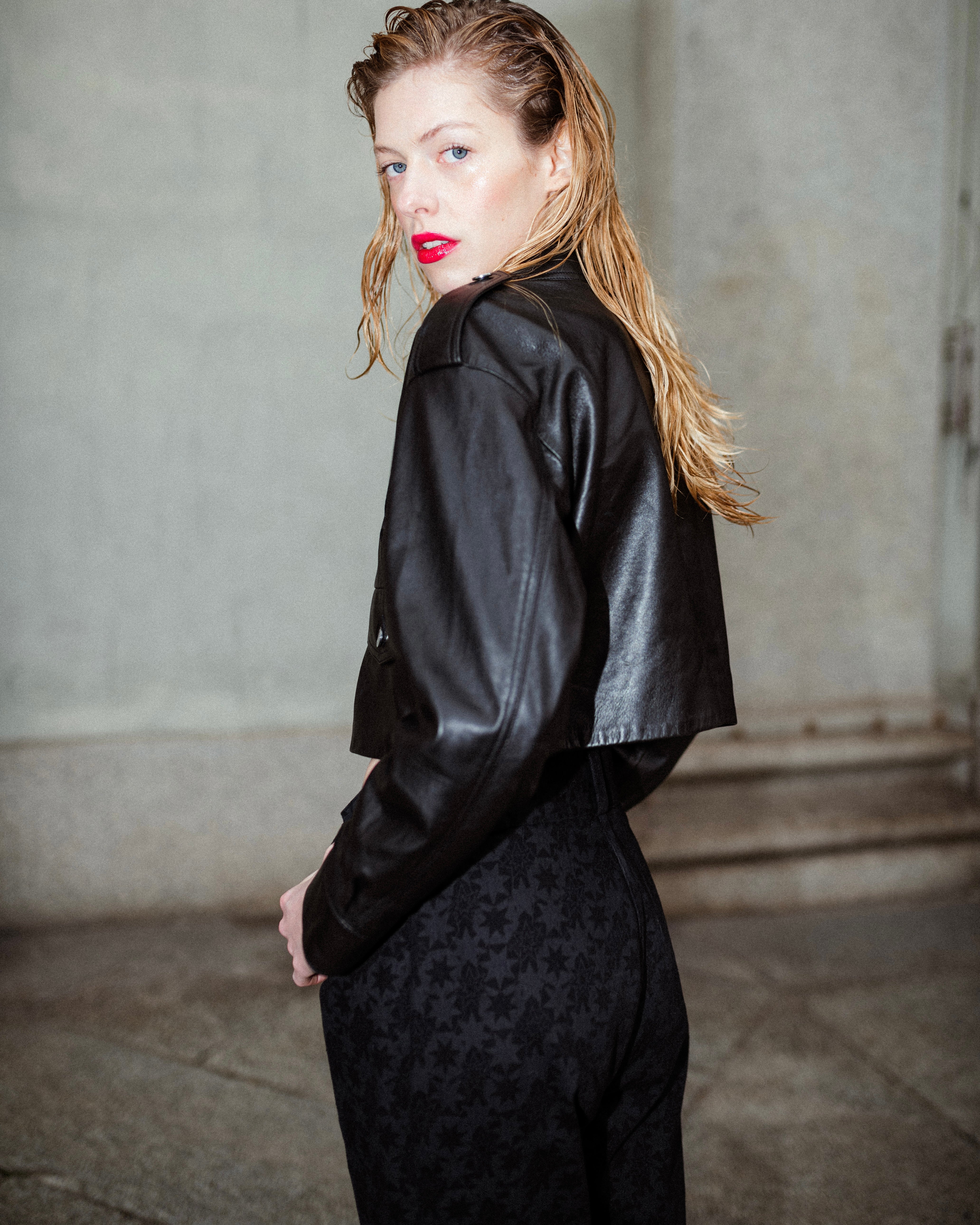 带口袋的高腰裤