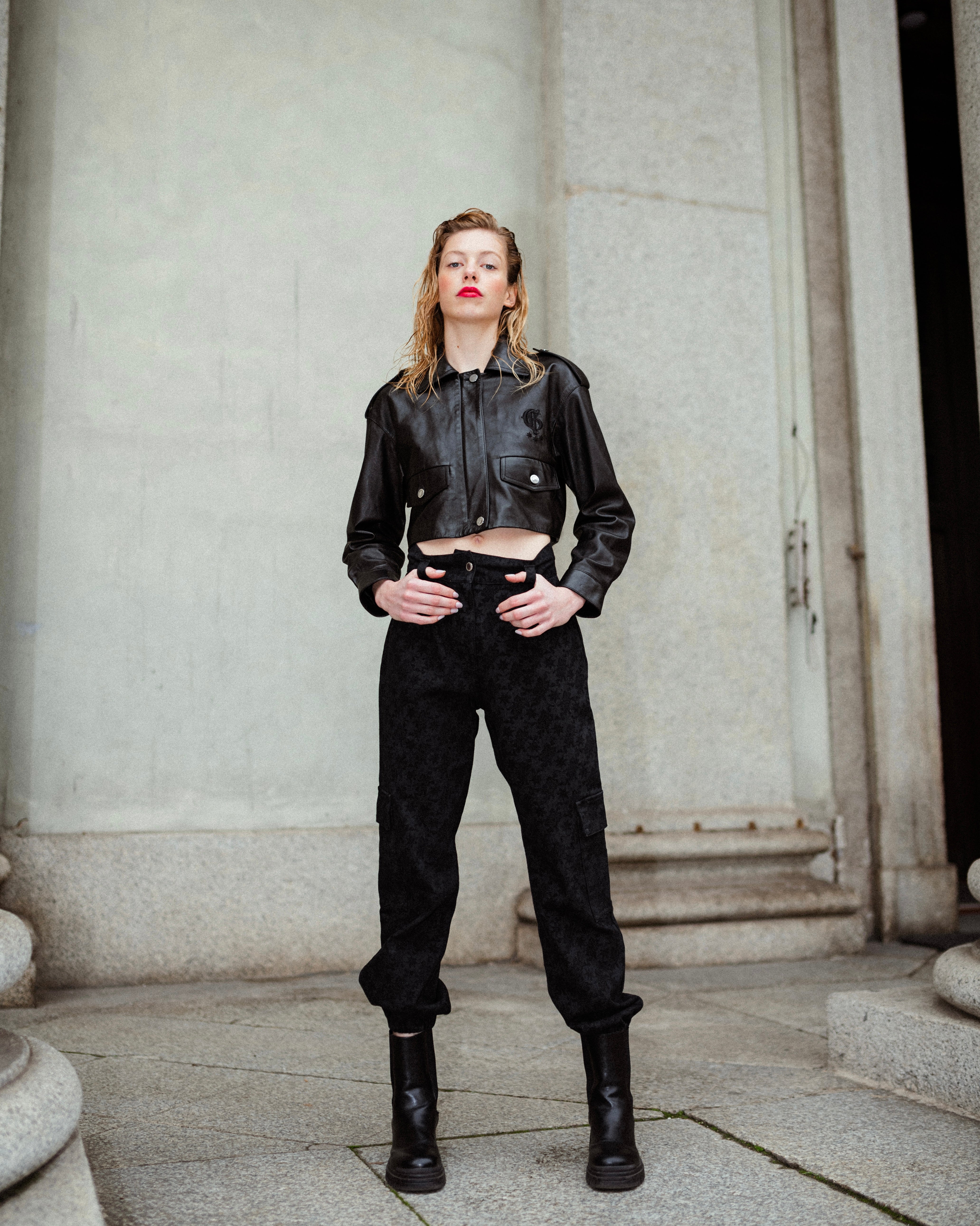 带口袋的高腰裤