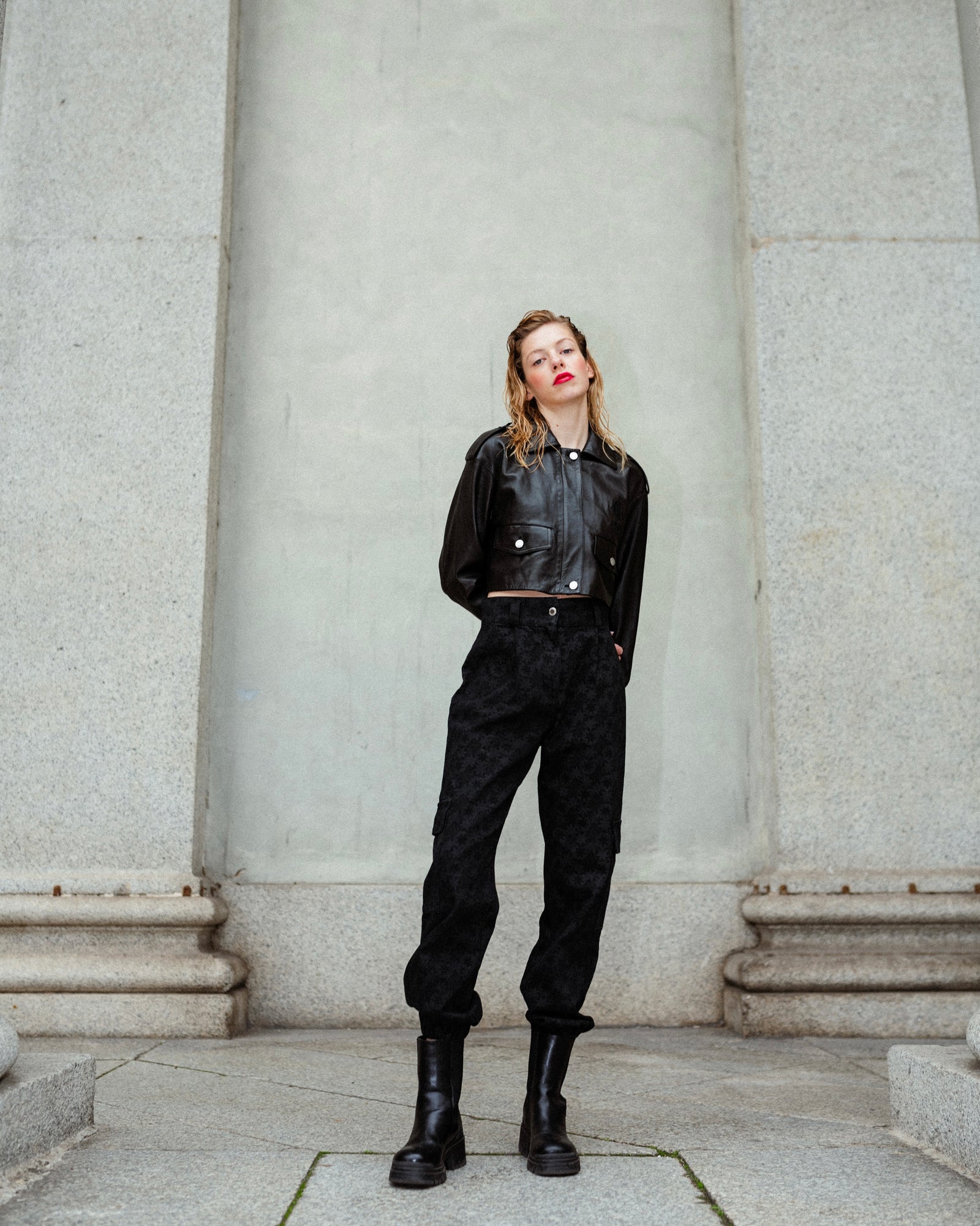 带口袋的高腰裤