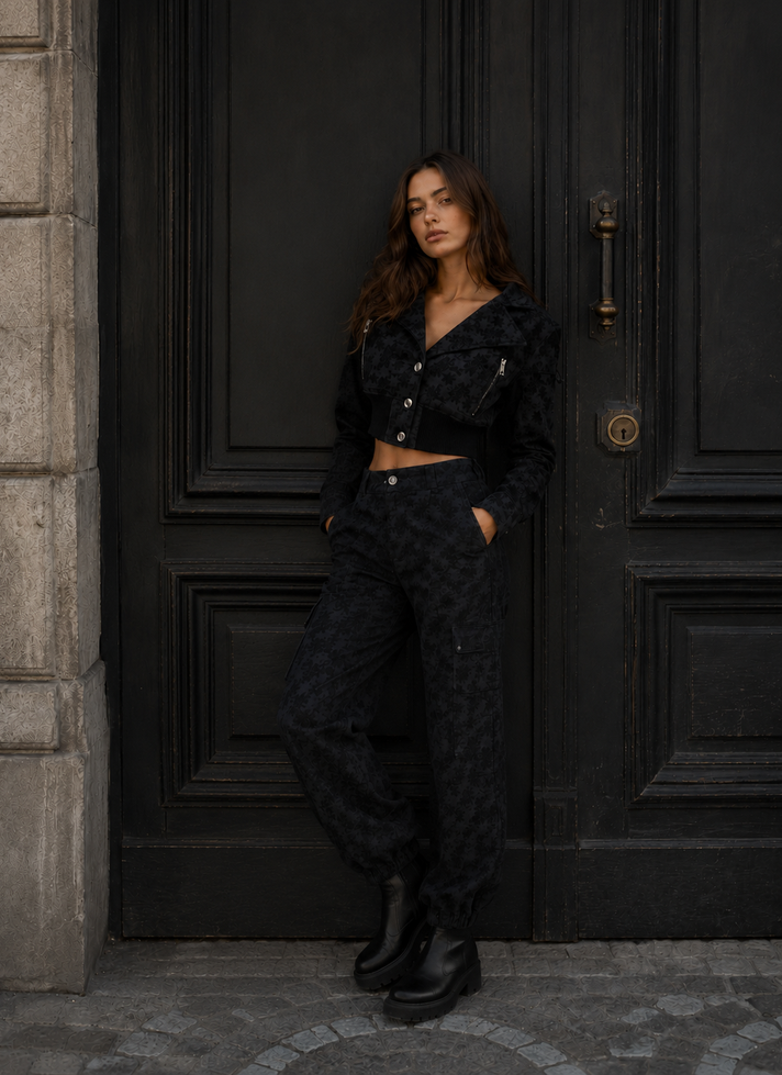 CROPPED JACKET IN BLACK DENIM