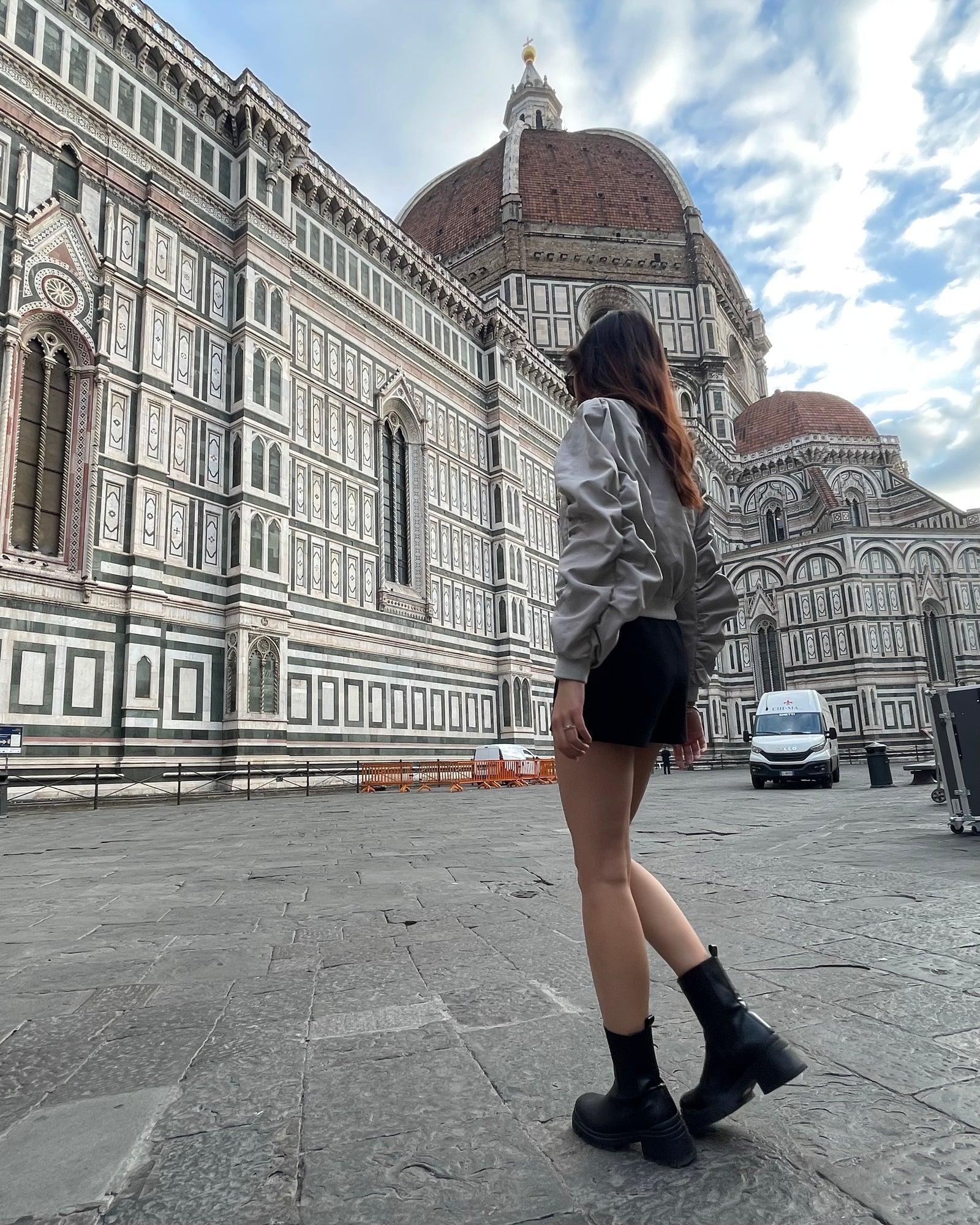 PUFF SLEEVED JACKET FULLY LINED IN SILK