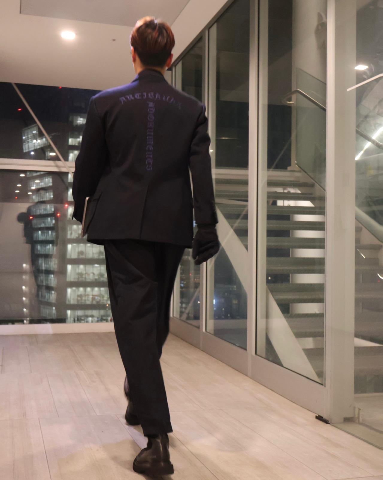 深蓝色羊毛混纺长裤