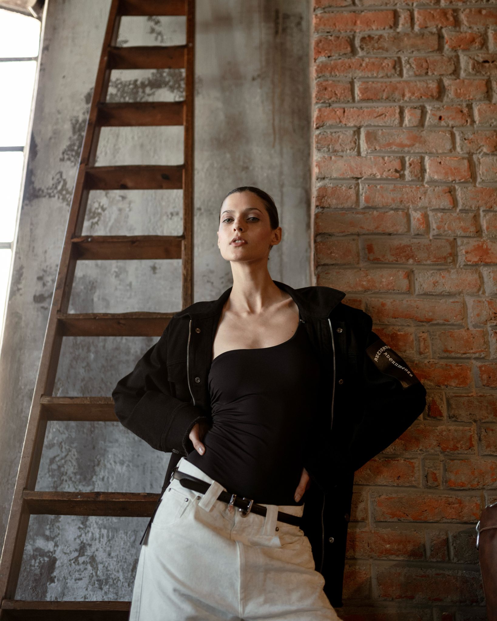 英雄 Saffiano 银色标志皮带