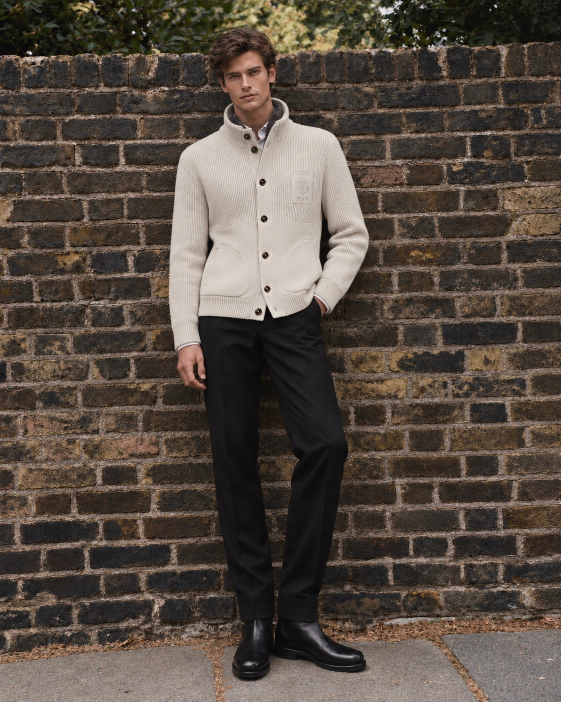 White cardigan with fur collar