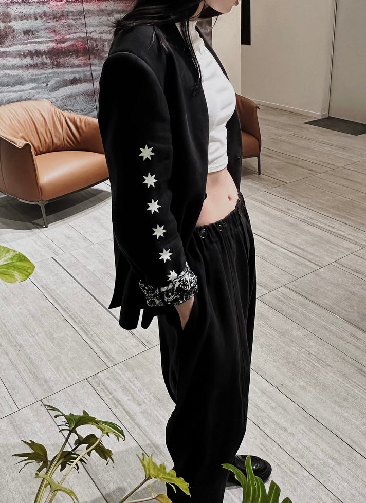 黑色无领拆解西装外套