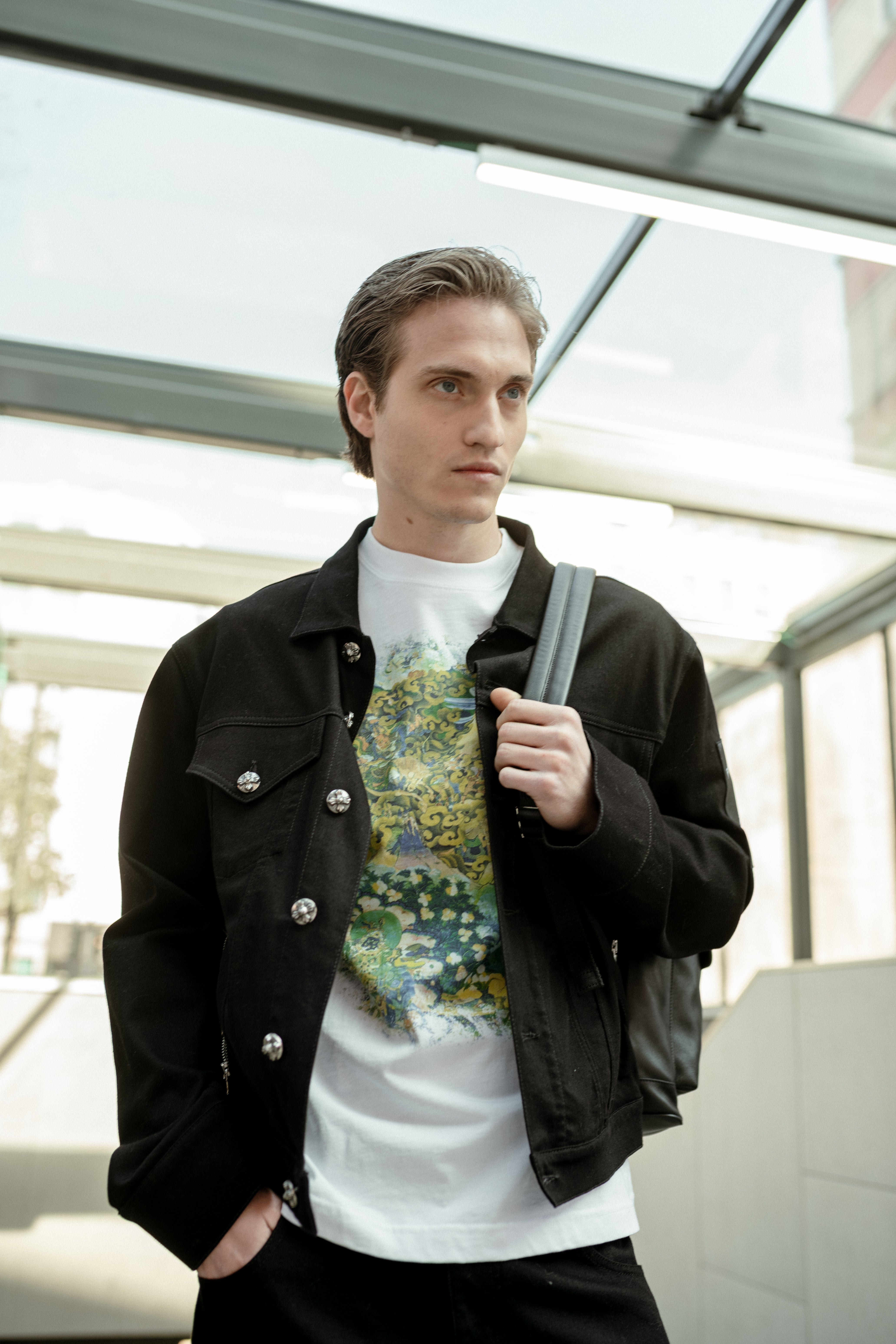 WHITE T-SHIRT WITH COLORFUL BUDDHA
