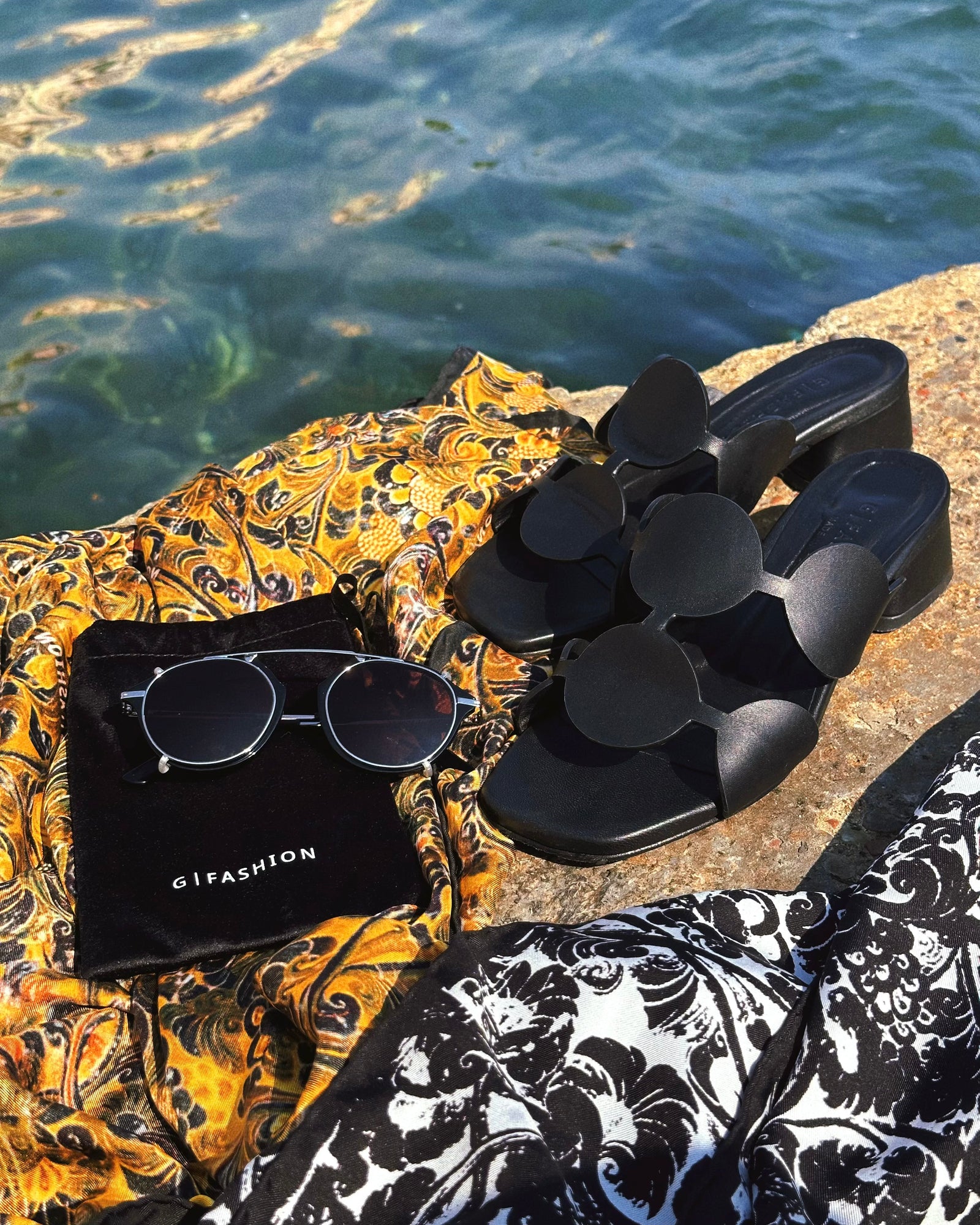 BLACK MIDNIGHT GARDEN SANDALS