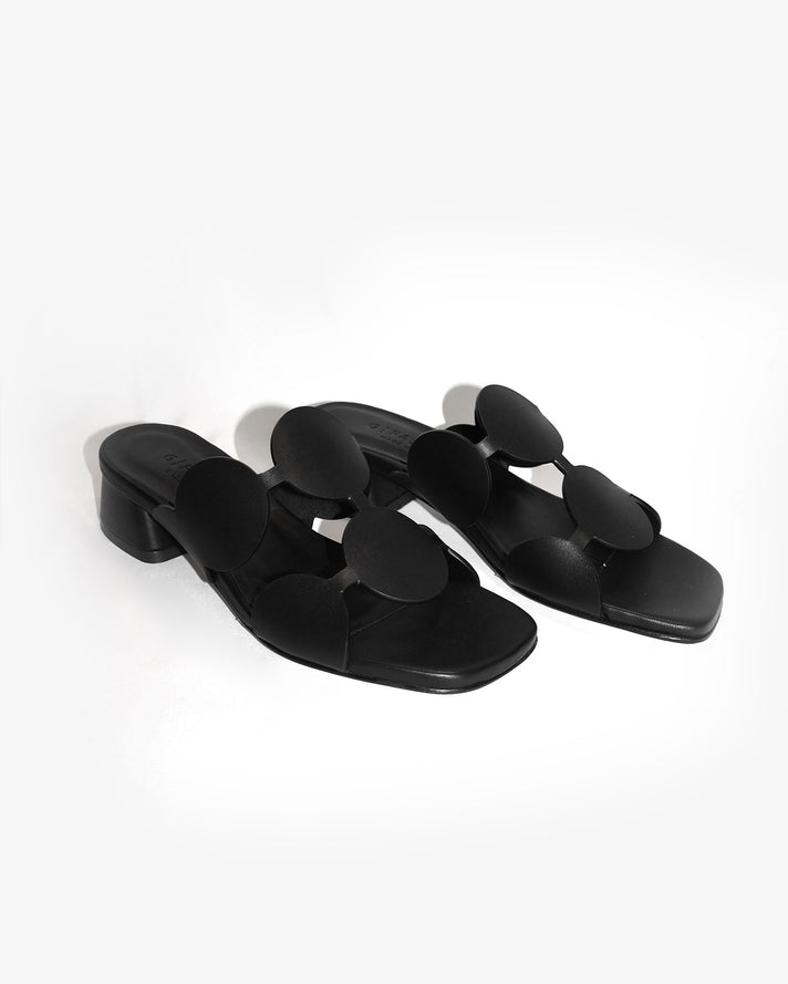 BLACK MIDNIGHT GARDEN SANDALS