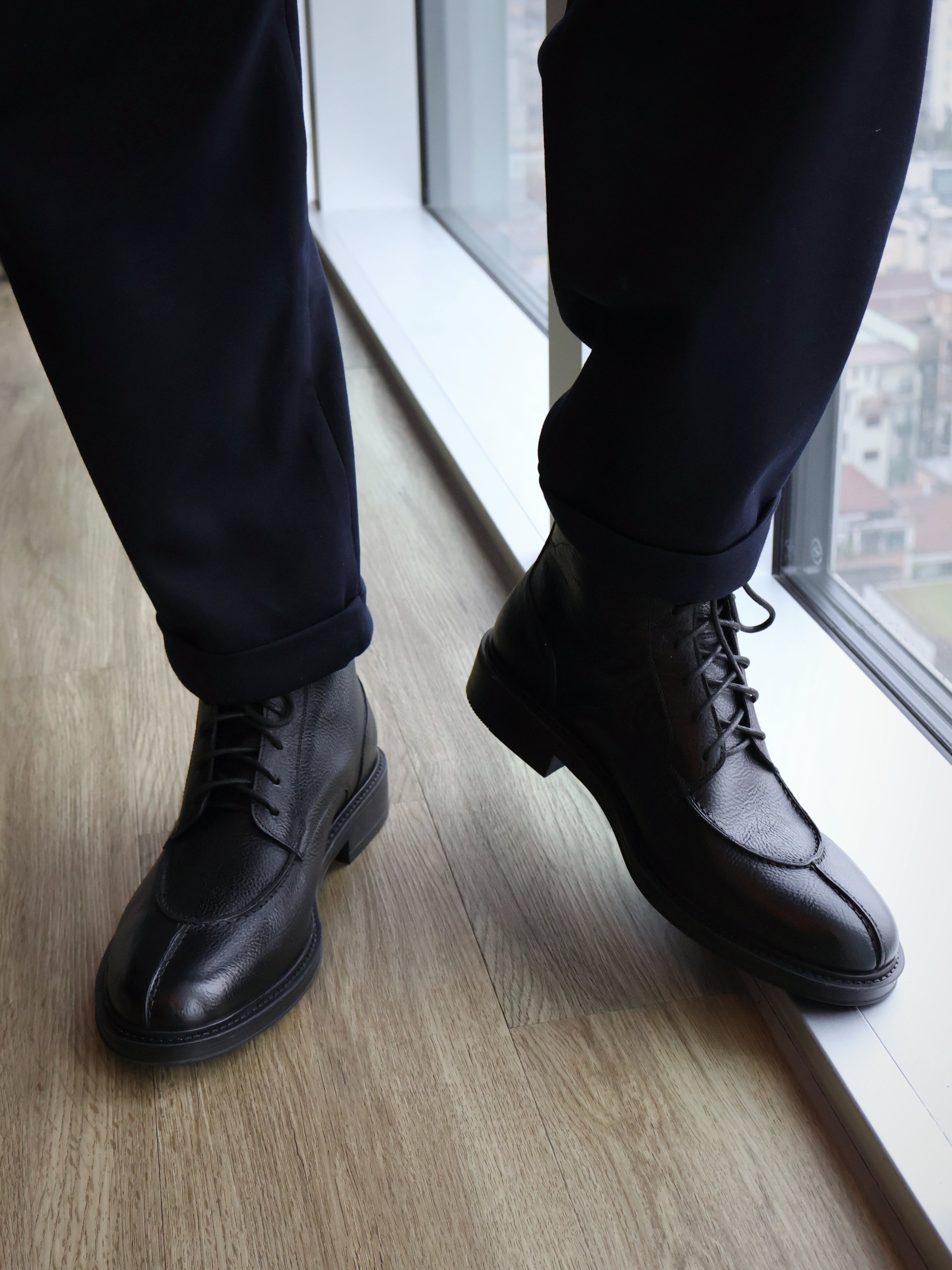 Robin 黑色小牛皮短靴 