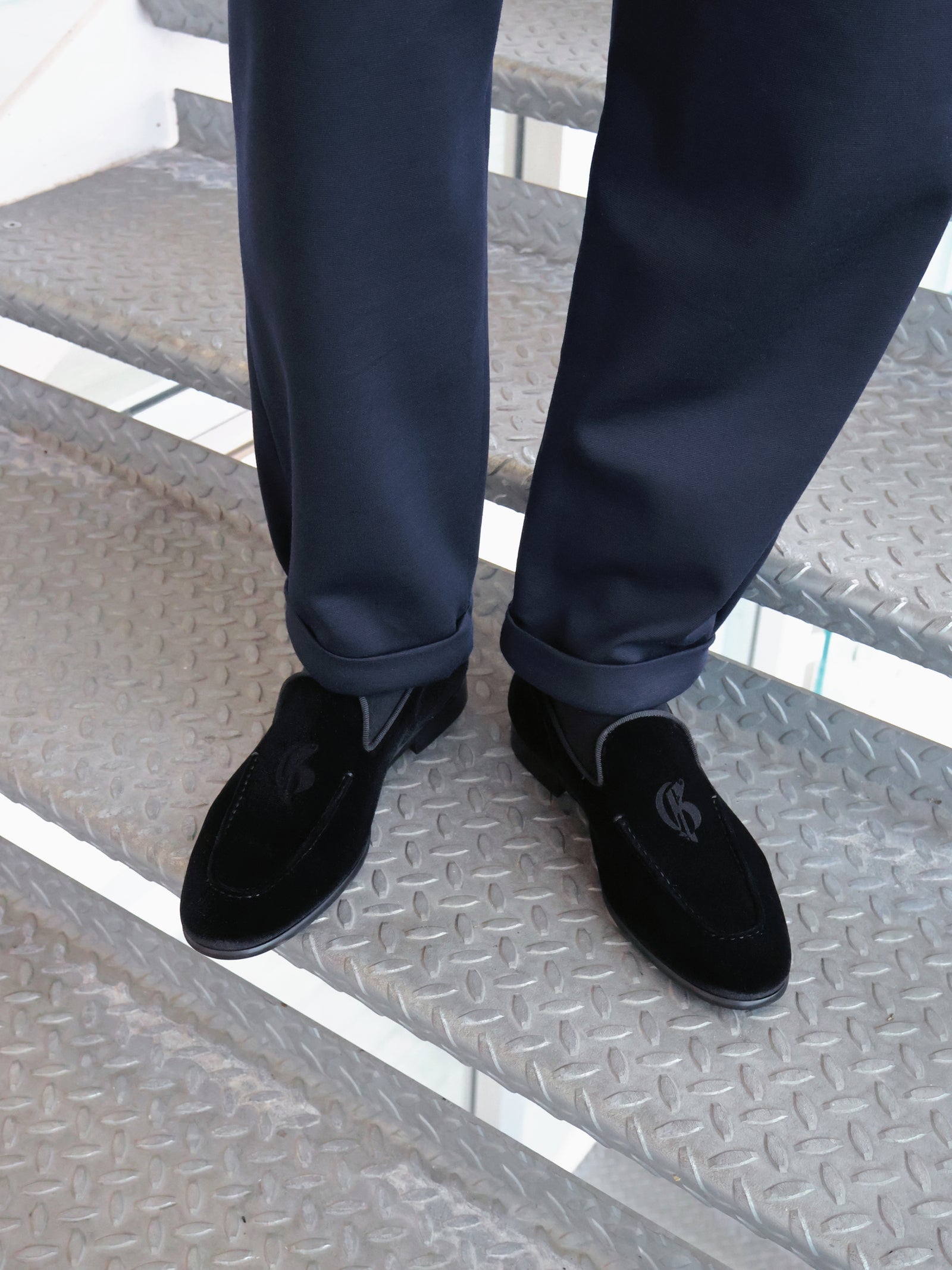 米兰款黑色丝绒带Logo乐福鞋 