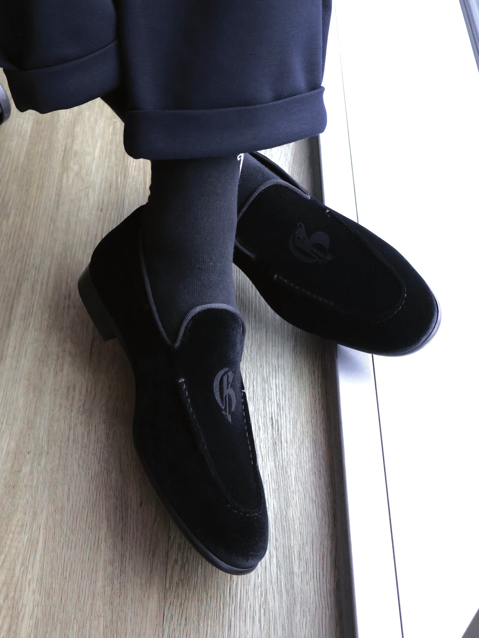 米兰款黑色丝绒带Logo乐福鞋 