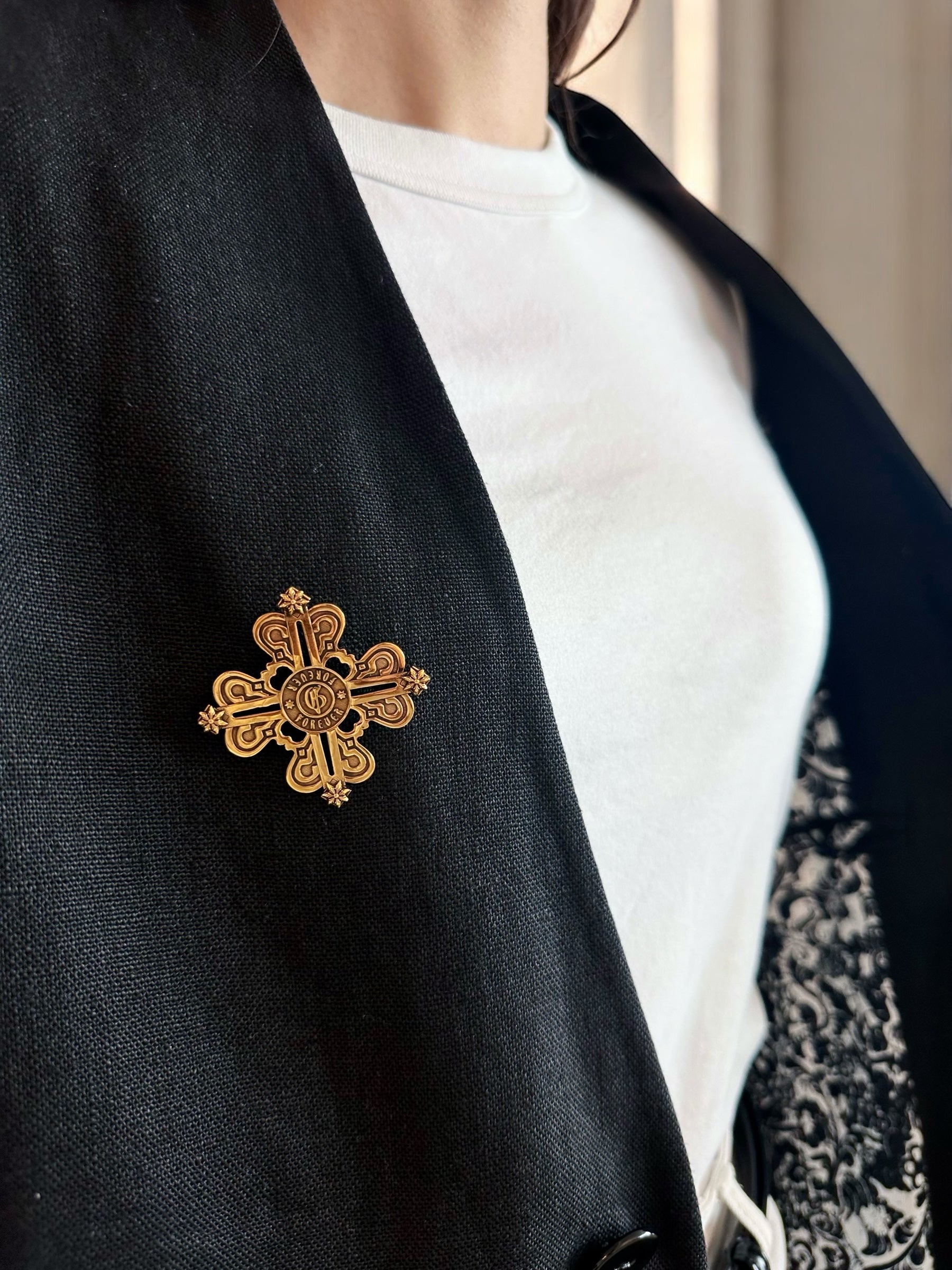 Signature Brooch in Antique Gold