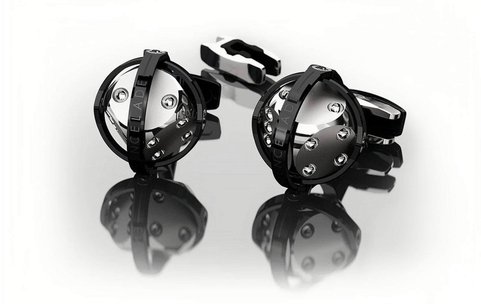 黑色钢制骰子袖扣