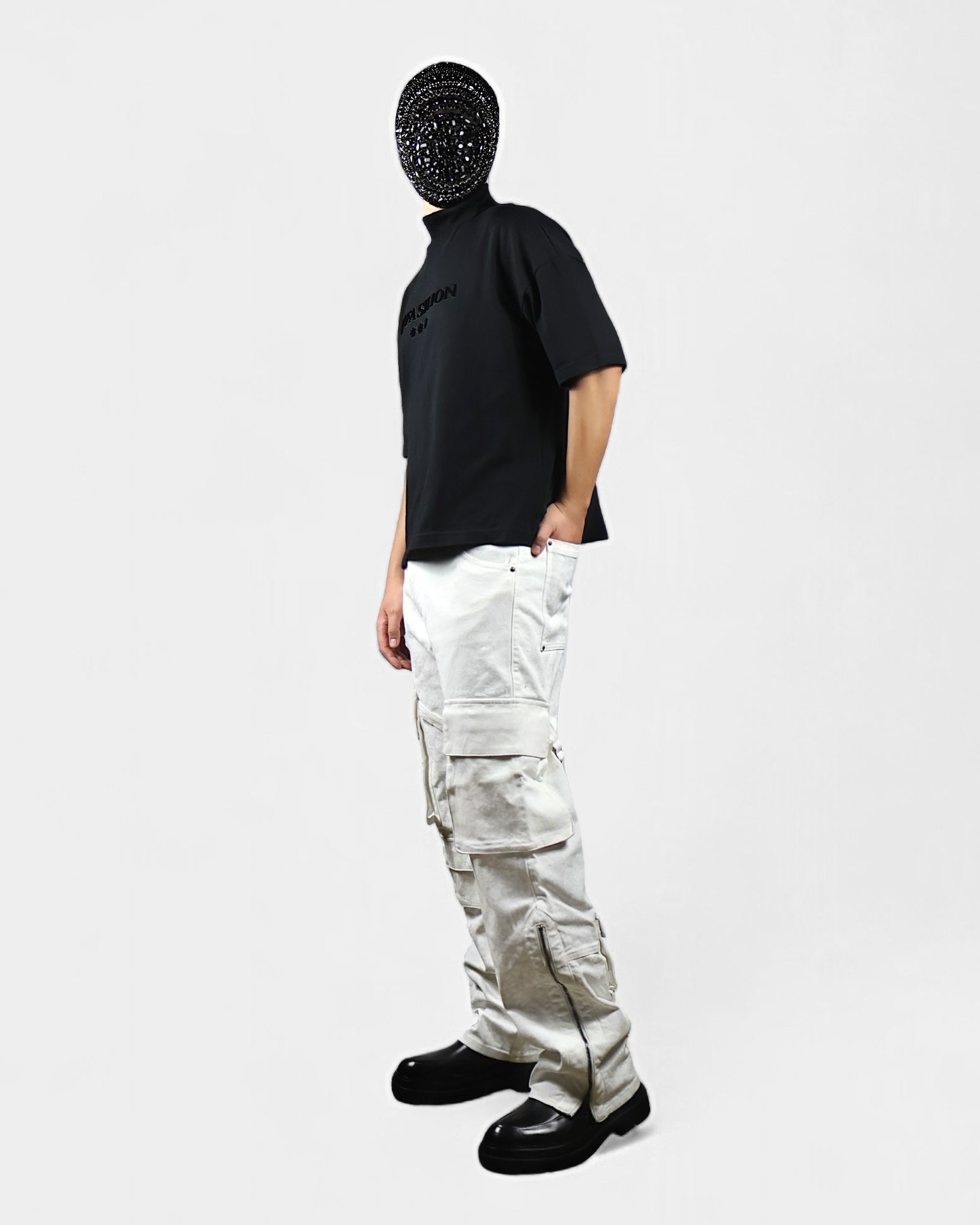 带口袋的白色七芒星牛仔裤