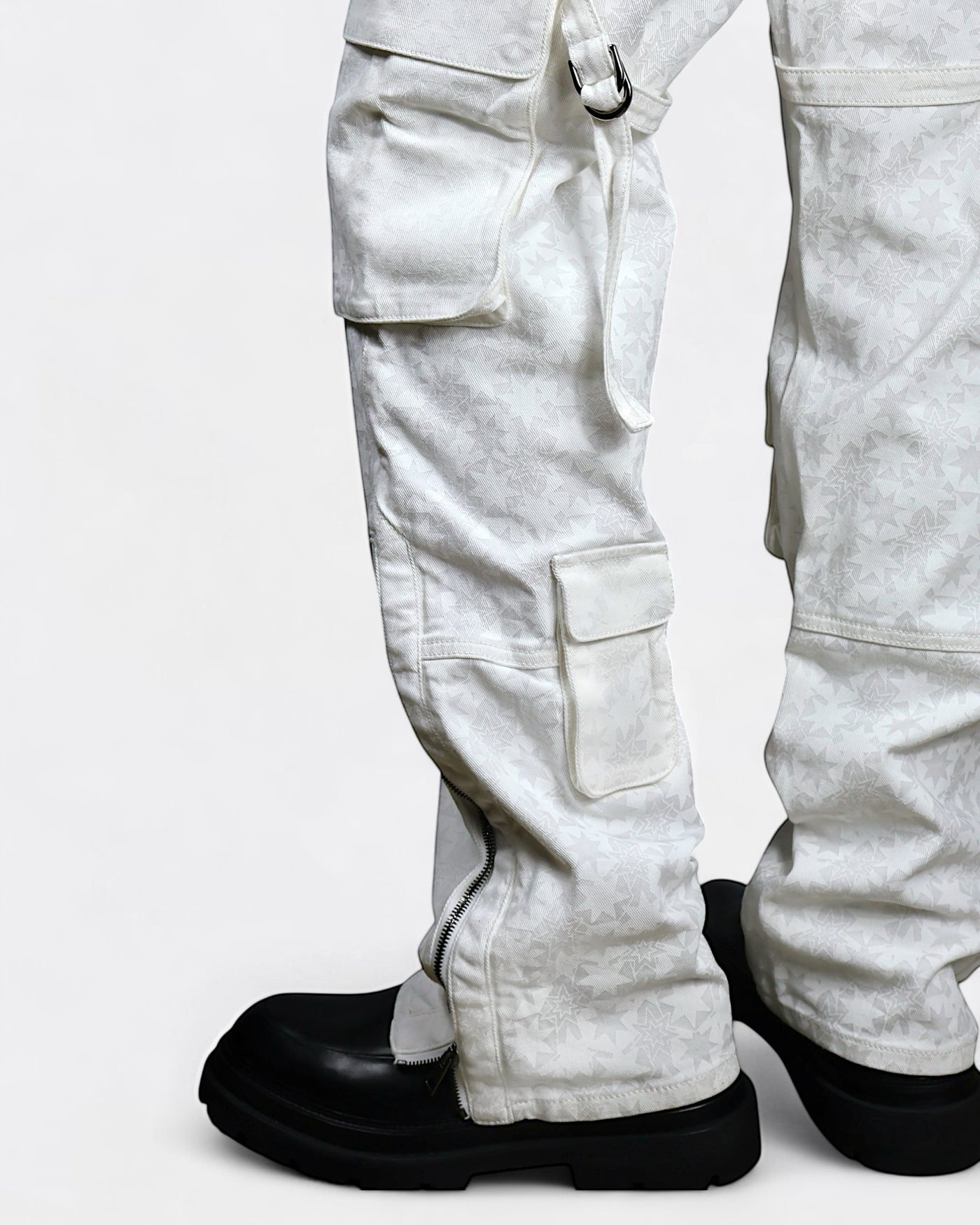 WHITE REGULAR FIT DENIM WITH POCKETS