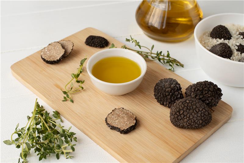 Truffle Gold Duo Box: Olive Oil & Black Salt
