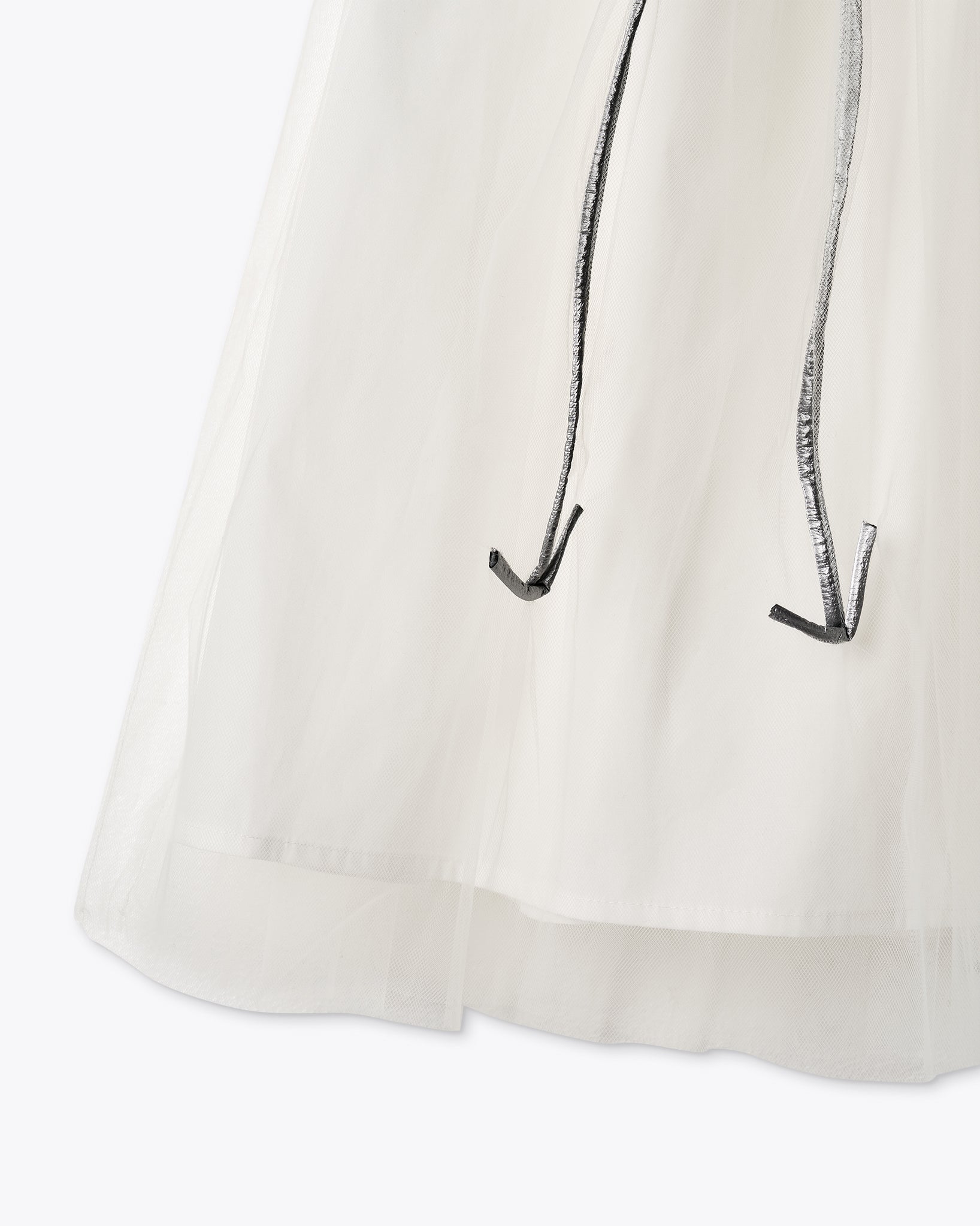 无袖棉布和薄纱连衣裙