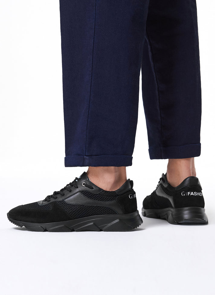 黑色超轻型运动鞋